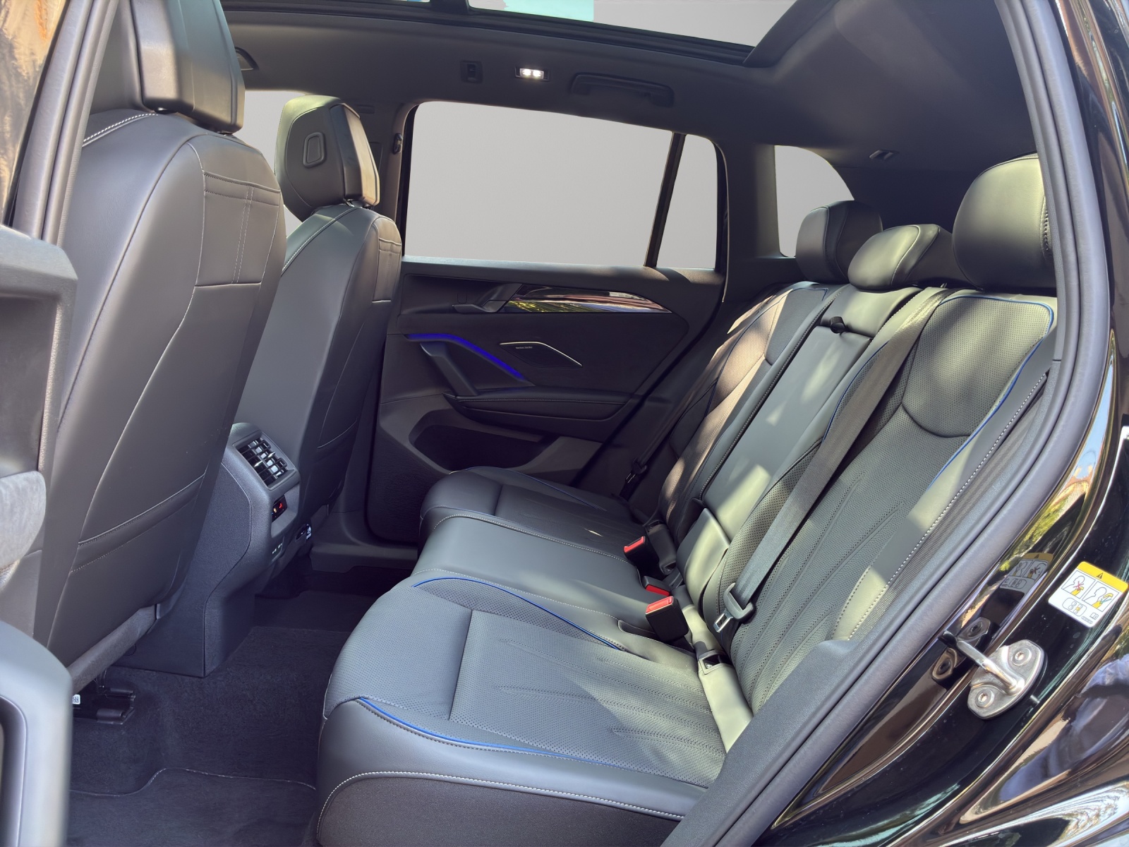 VW Tiguan 2.0 TSI DSG R-Line Plus 4Motion-image-9