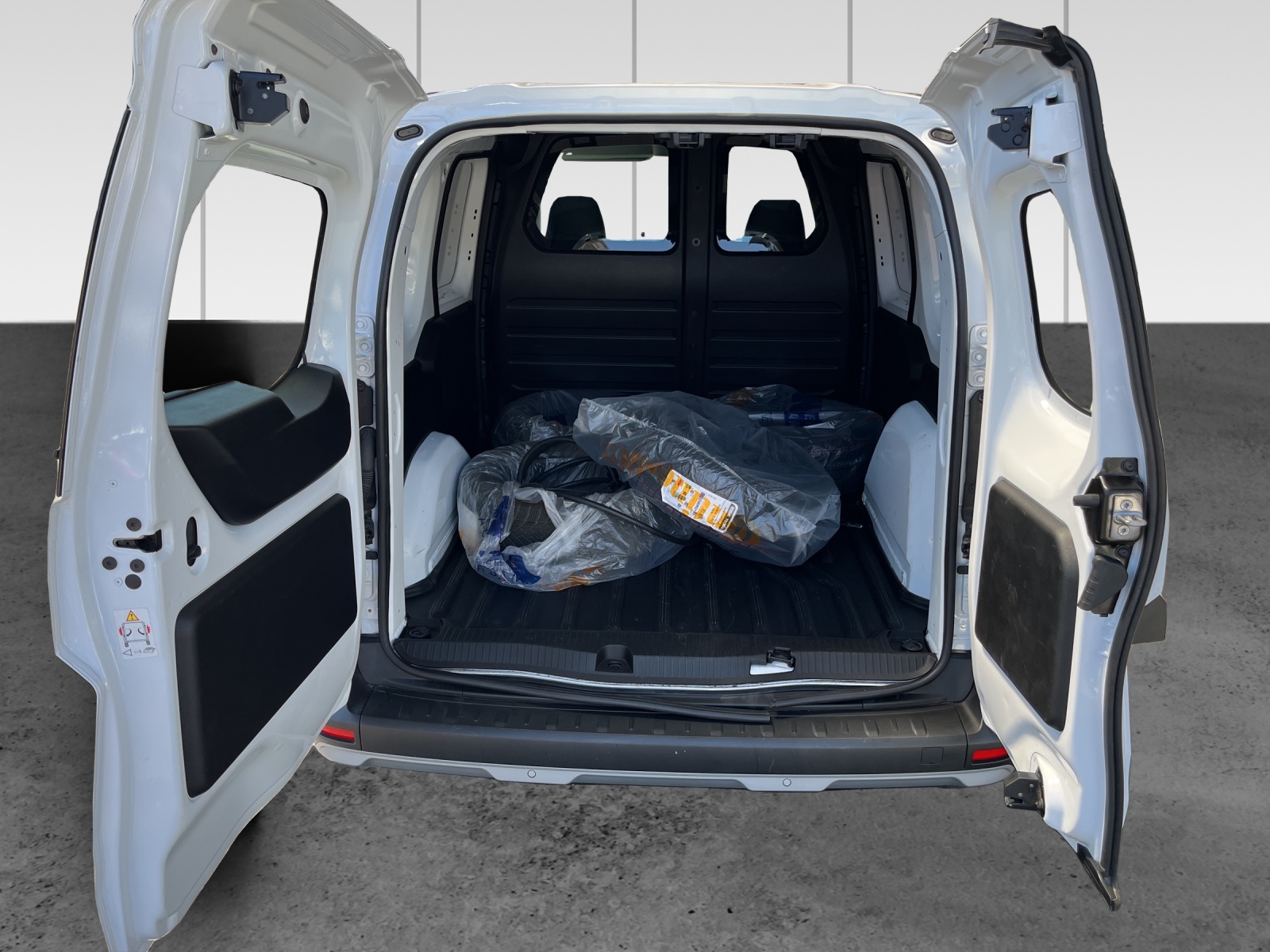 NISSAN Townstar EV45 kWh 22kW L1 Tekna-image-11