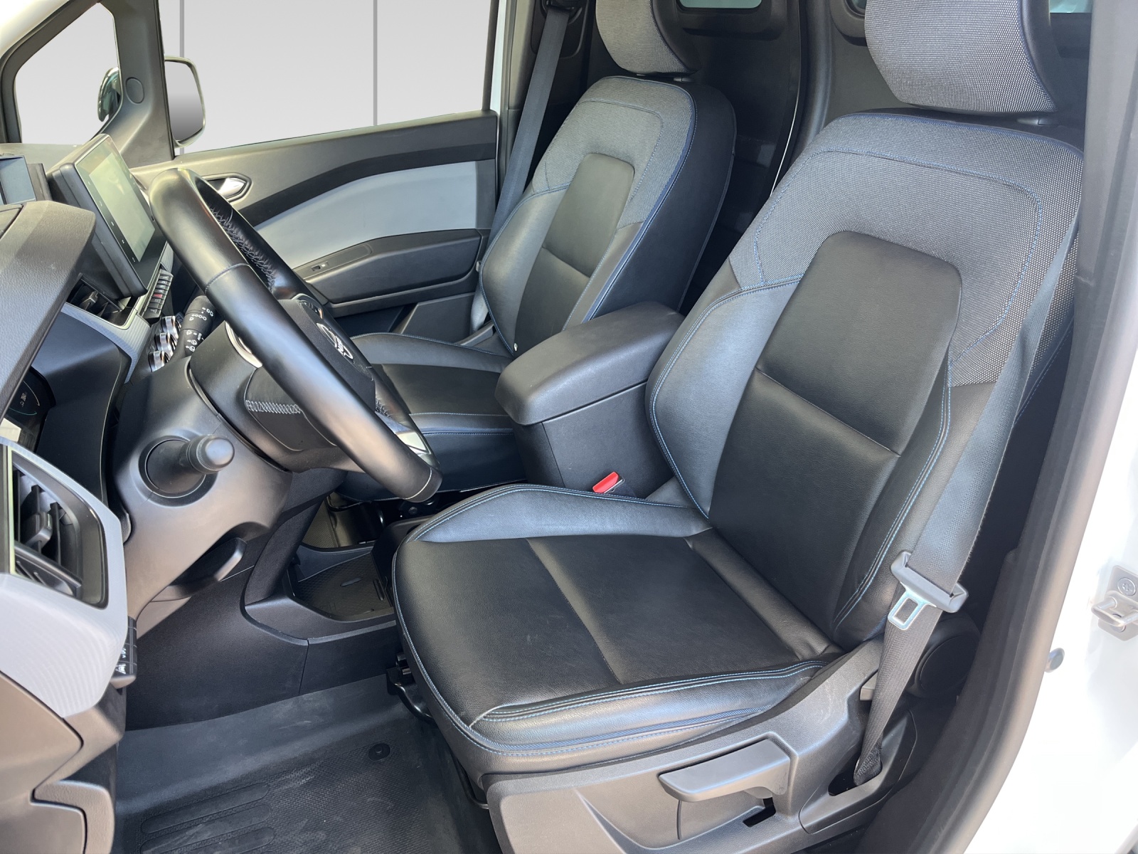 NISSAN Townstar EV45 kWh 22kW L1 Tekna-image-6
