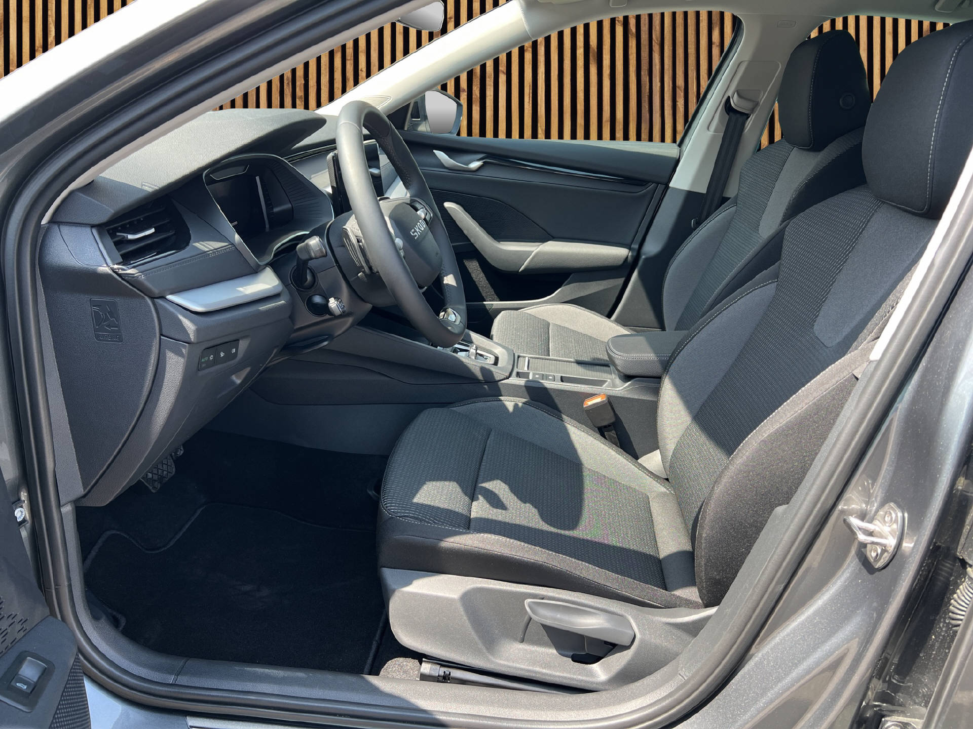 SKODA Octavia Combi 1.5 TSI Selection DSG-image-8