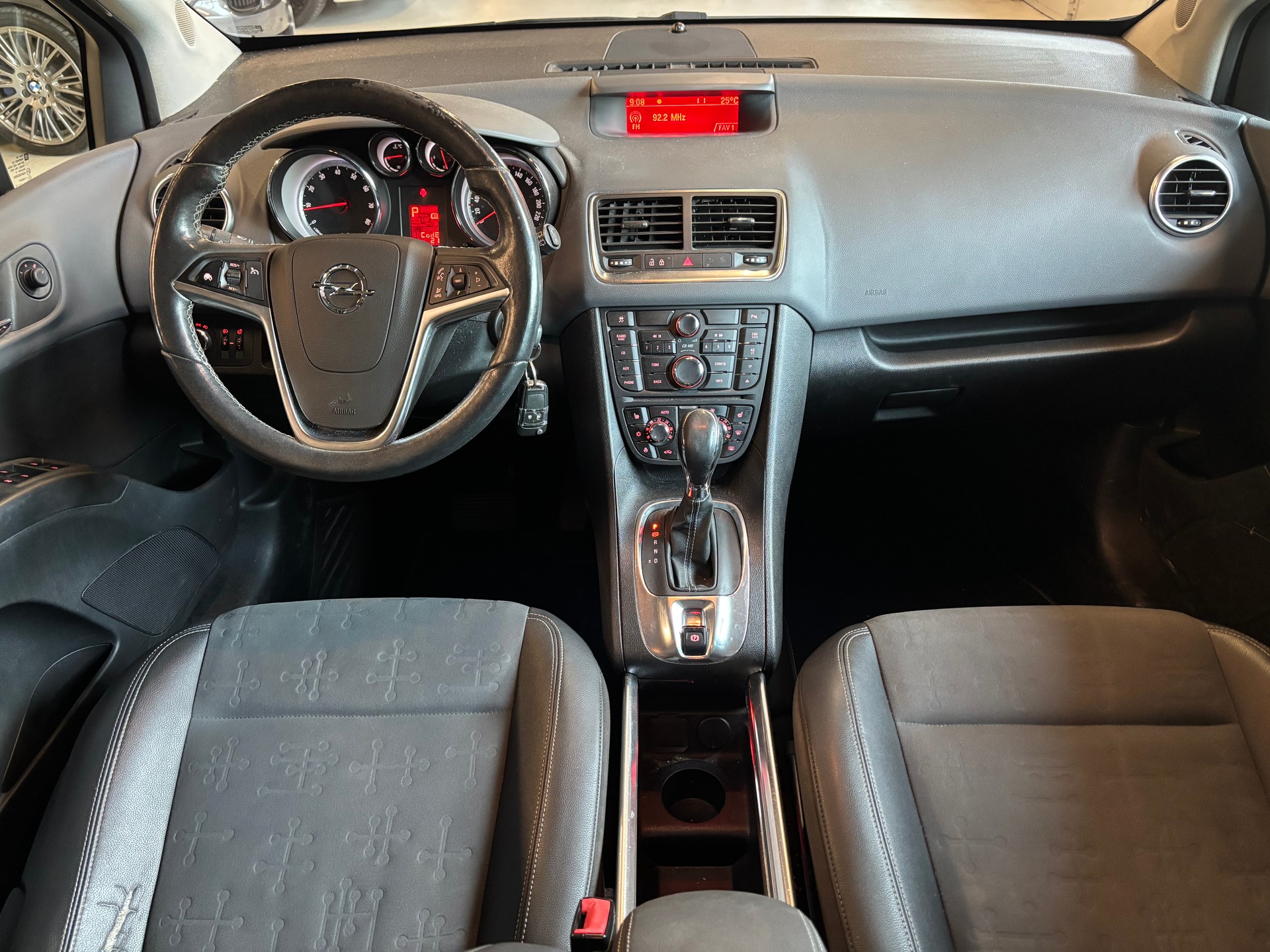 OPEL Meriva 1.4 Turbo Automatic-image-13