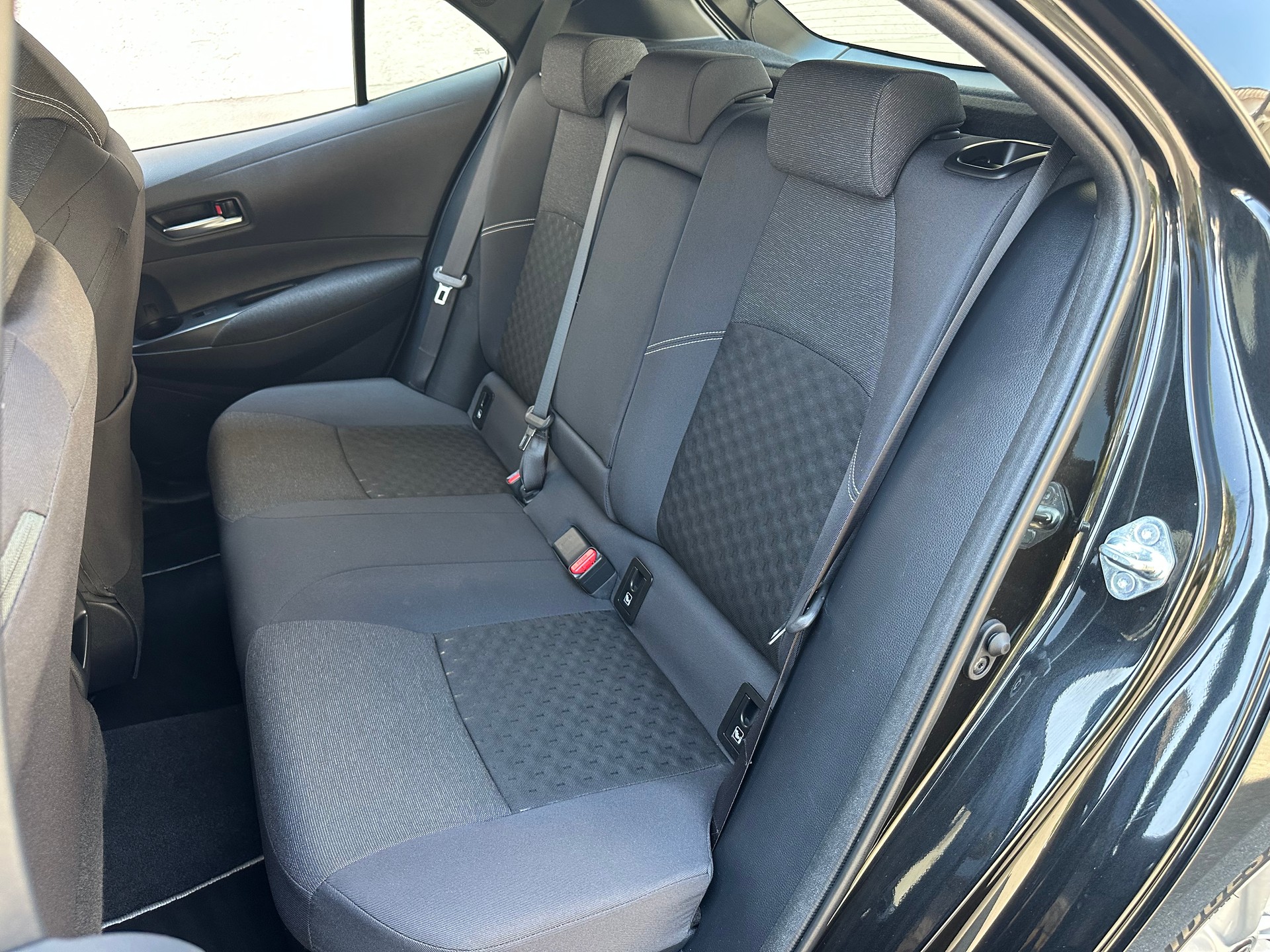 TOYOTA Corolla 1.8 HSD Trend e-CVT * 140 PS * 10Jahre oder 180000 KM Garantie *-image-14