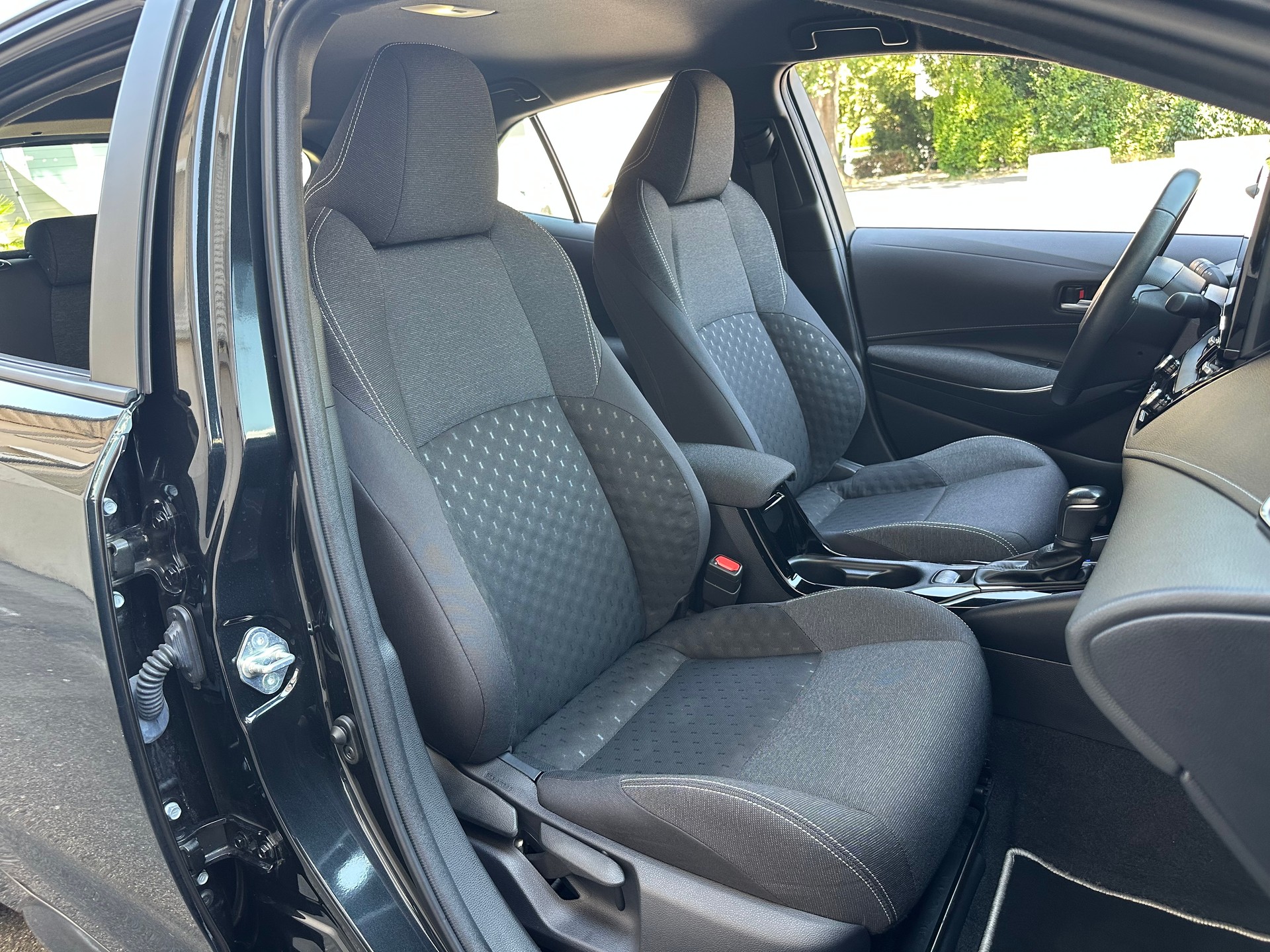 TOYOTA Corolla 1.8 HSD Trend e-CVT * 140 PS * 10Jahre oder 180000 KM Garantie *-image-13
