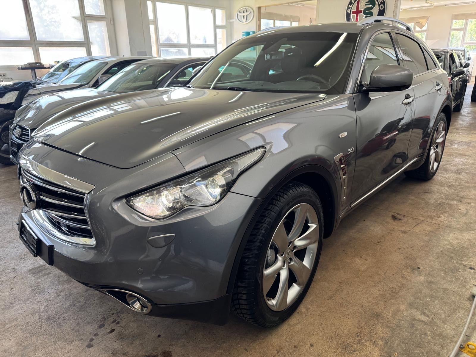INFINITI QX70 5.0 S Premium AWD Automatic-image-0