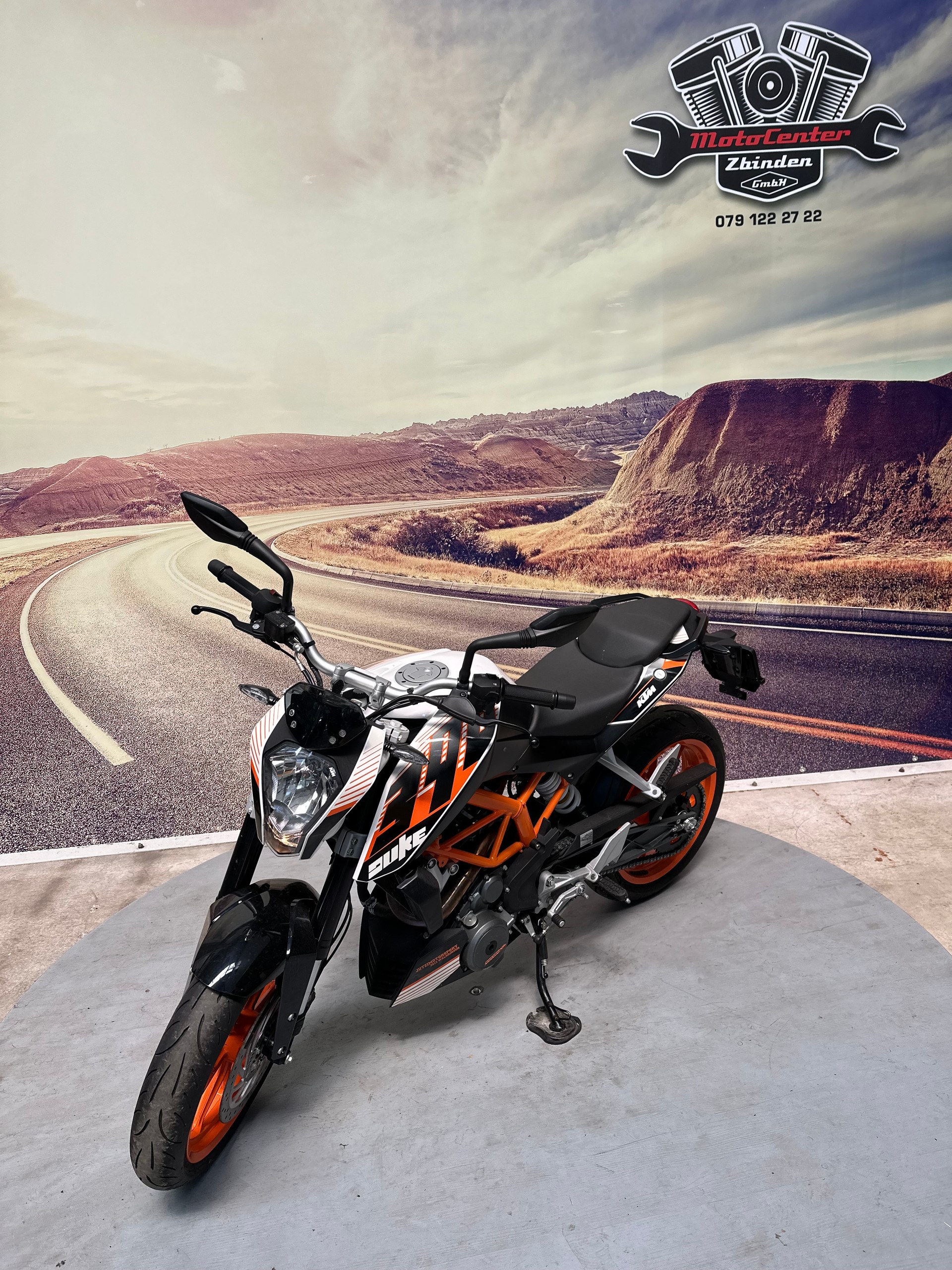 KTM 390 Duke-showroom-element-3