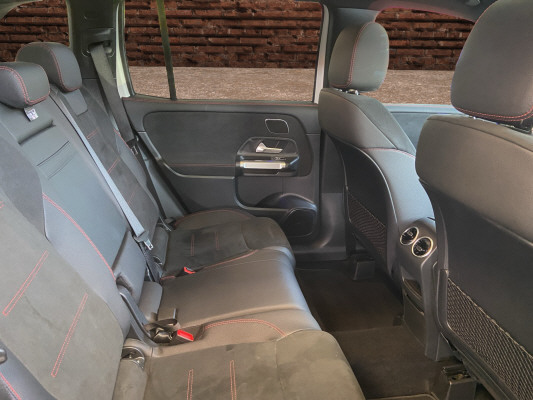 MERCEDES-BENZ GLB 250 4Matic 8G-Tronic-image-13