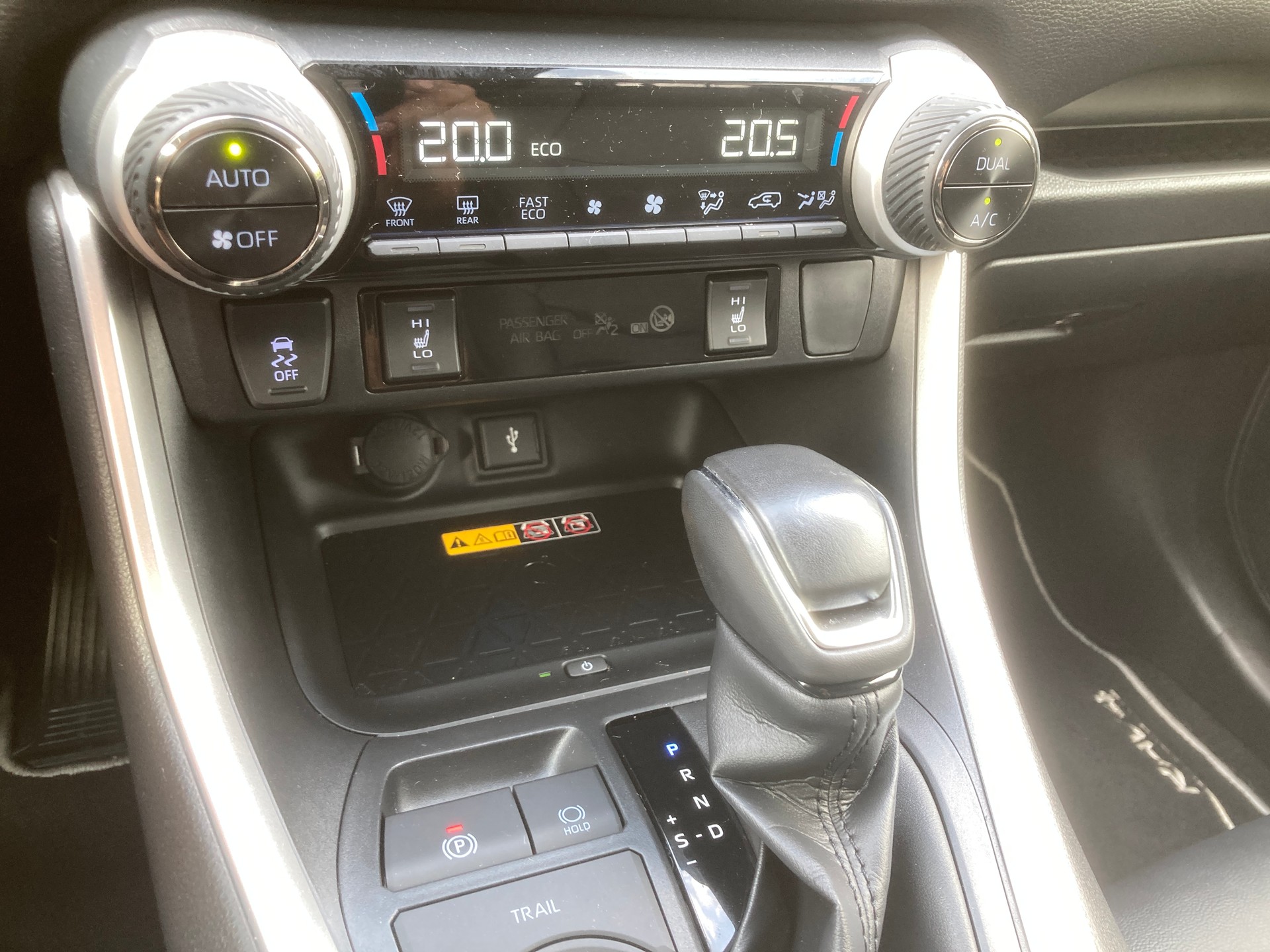 TOYOTA RAV-4 2.5 HSD Premium e-CVT 4WD-image-11