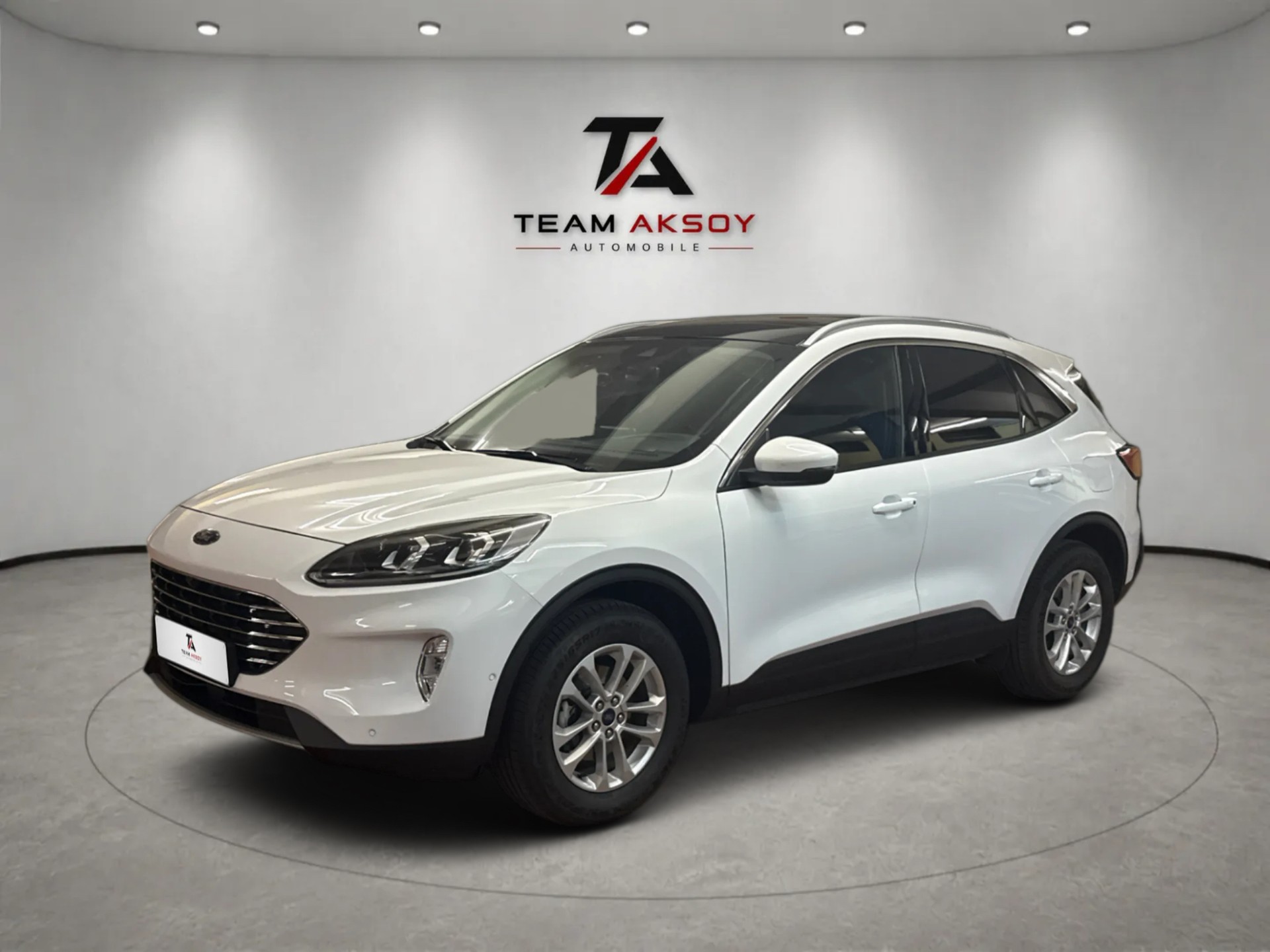 FORD Kuga 2.5 FHEV Titanium 4WD