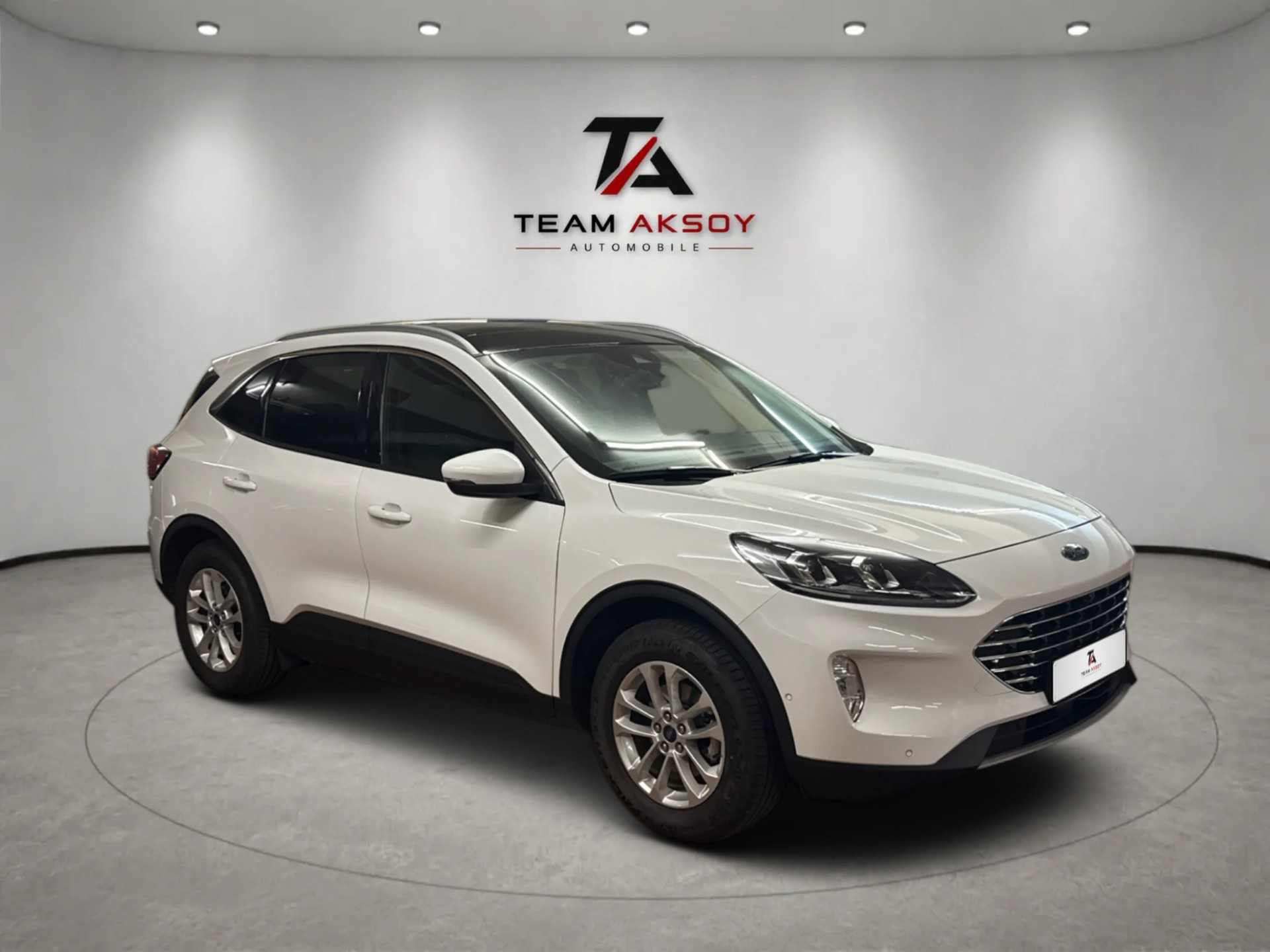 FORD Kuga 2.5 FHEV Titanium 4WD-showroom-element-2