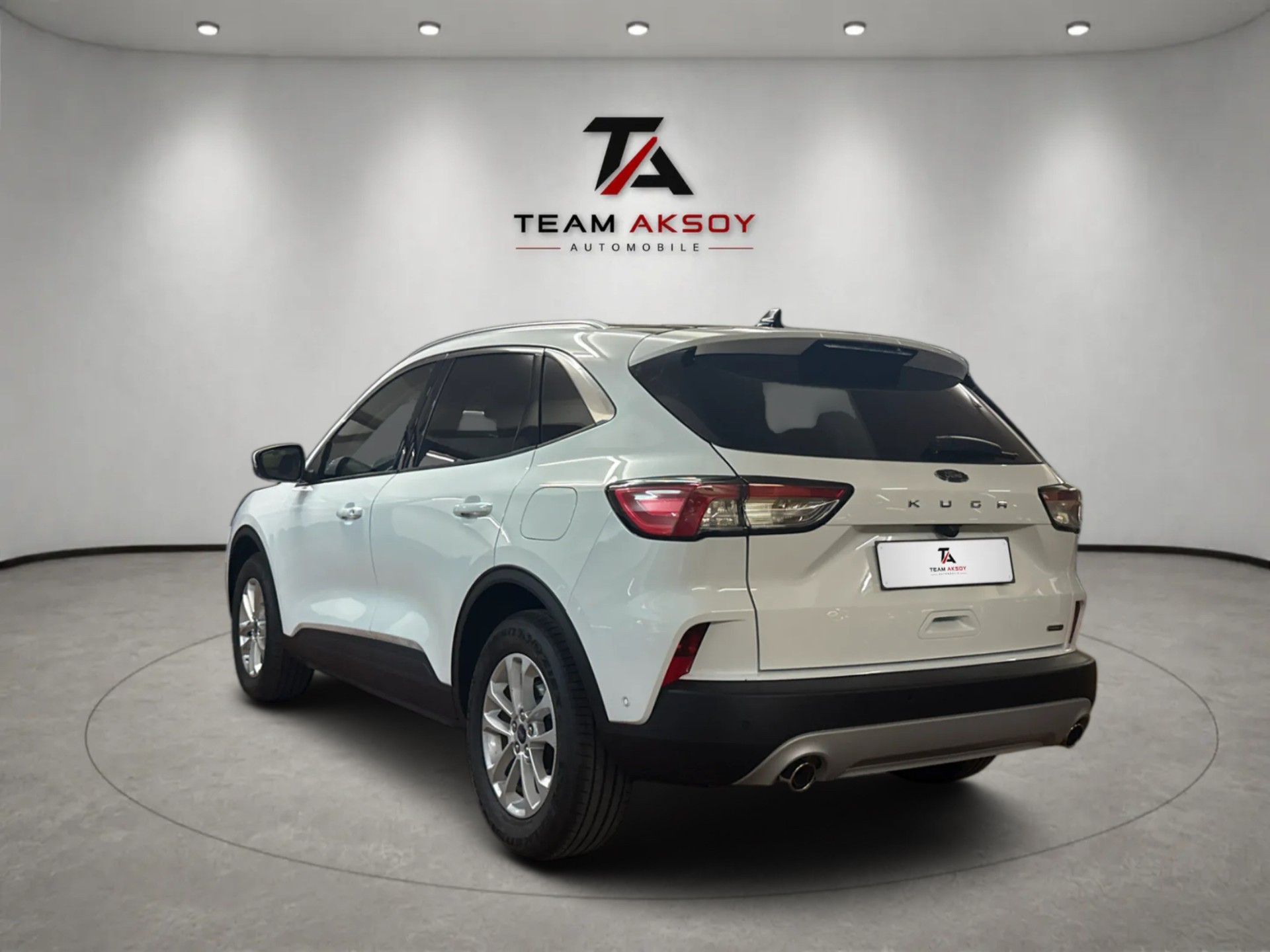 FORD Kuga 2.5 FHEV Titanium 4WD-image-6