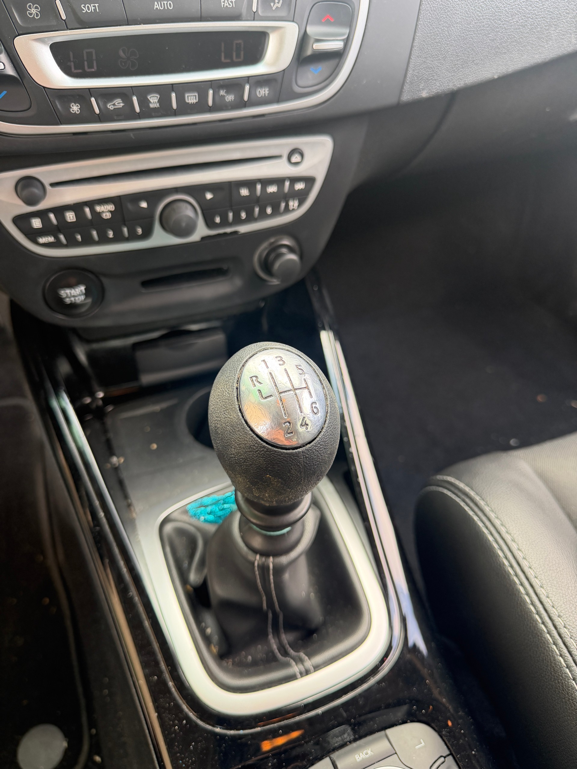 RENAULT Mégane 1.4 16V Turbo Expression-image-11