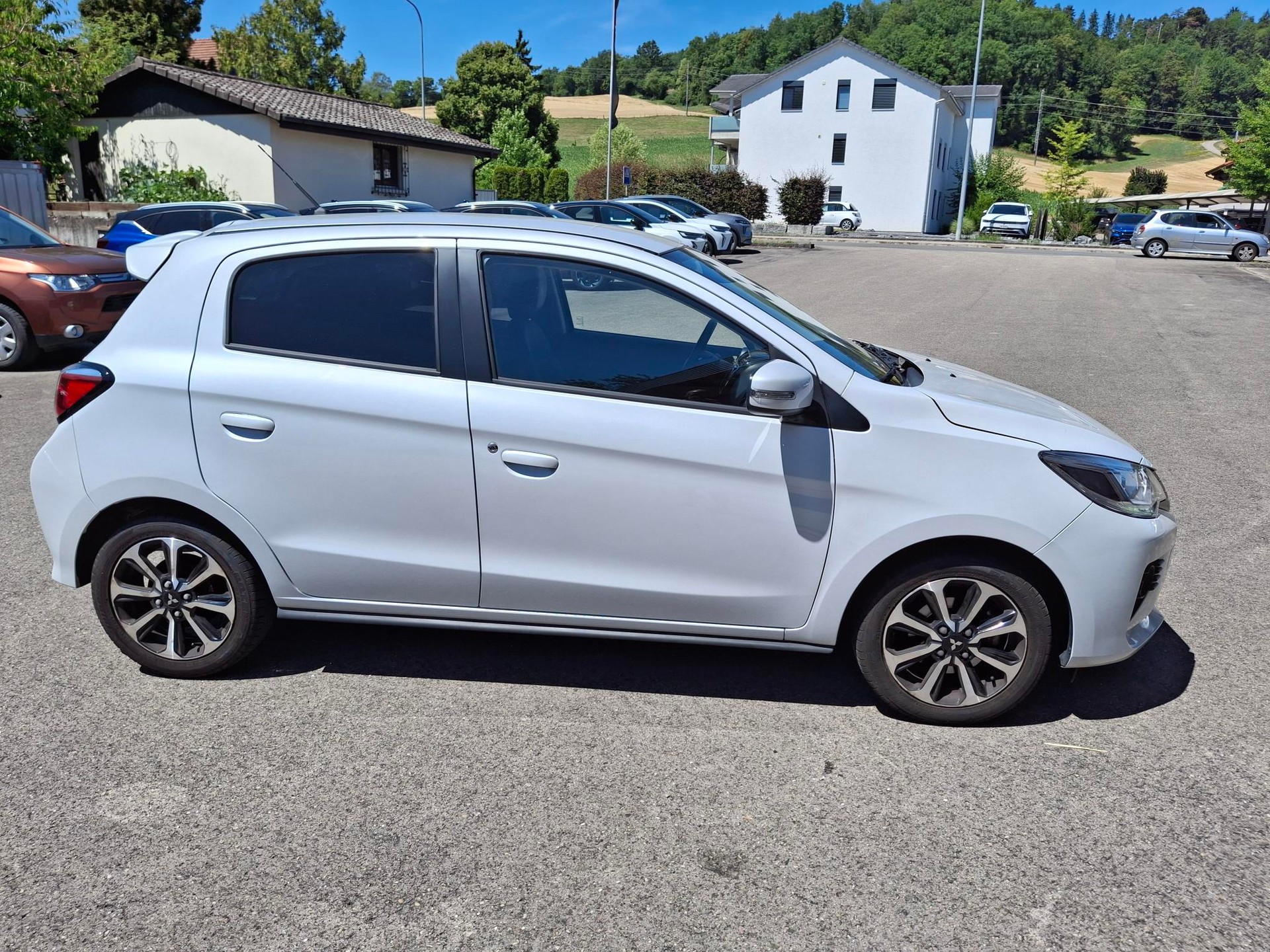 MITSUBISHI Space Star 1.2 CVT Intense+-image-2