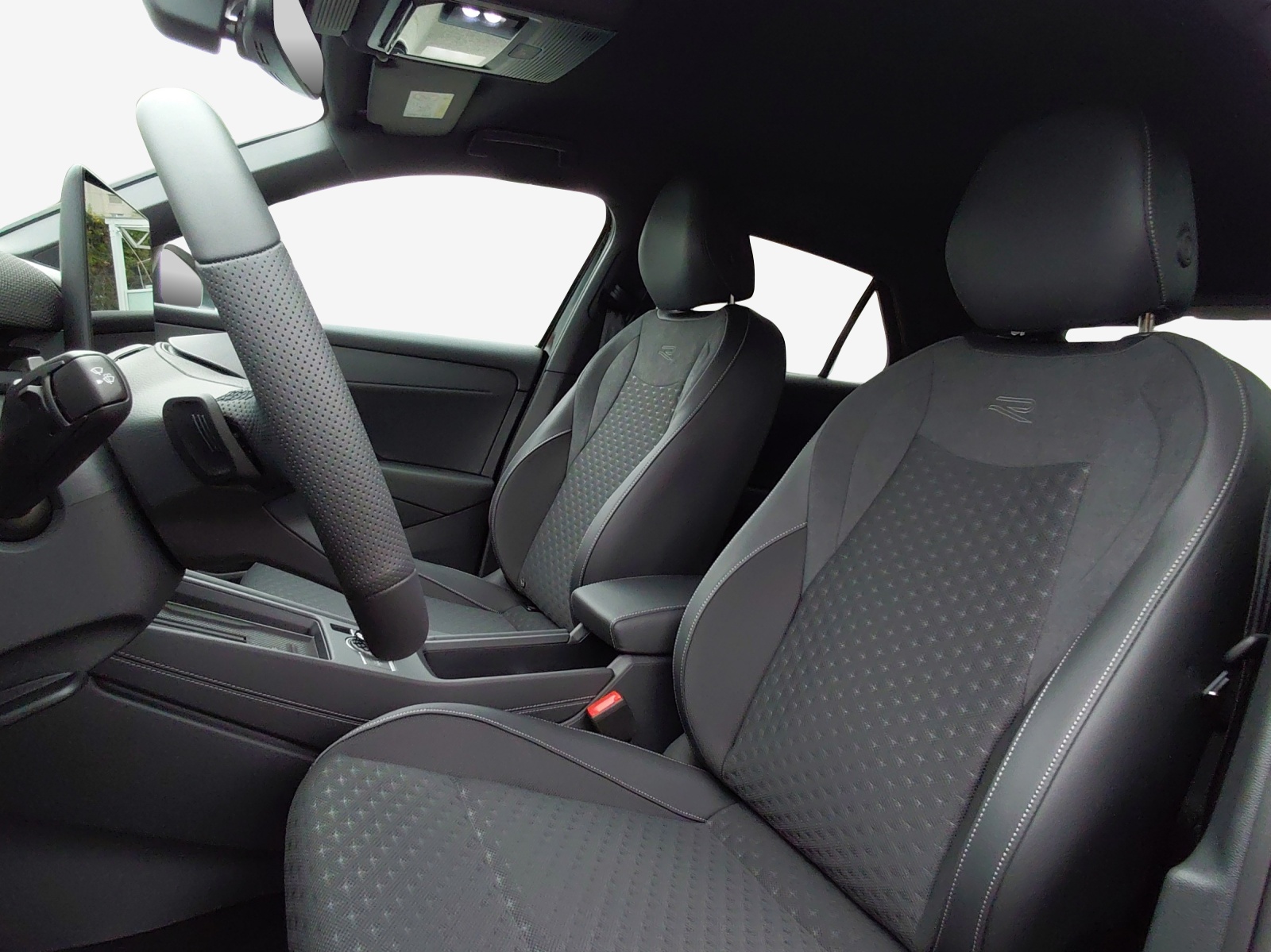 VW T-Roc 1.5 eTSI mHEV R-Line DSG-image-7