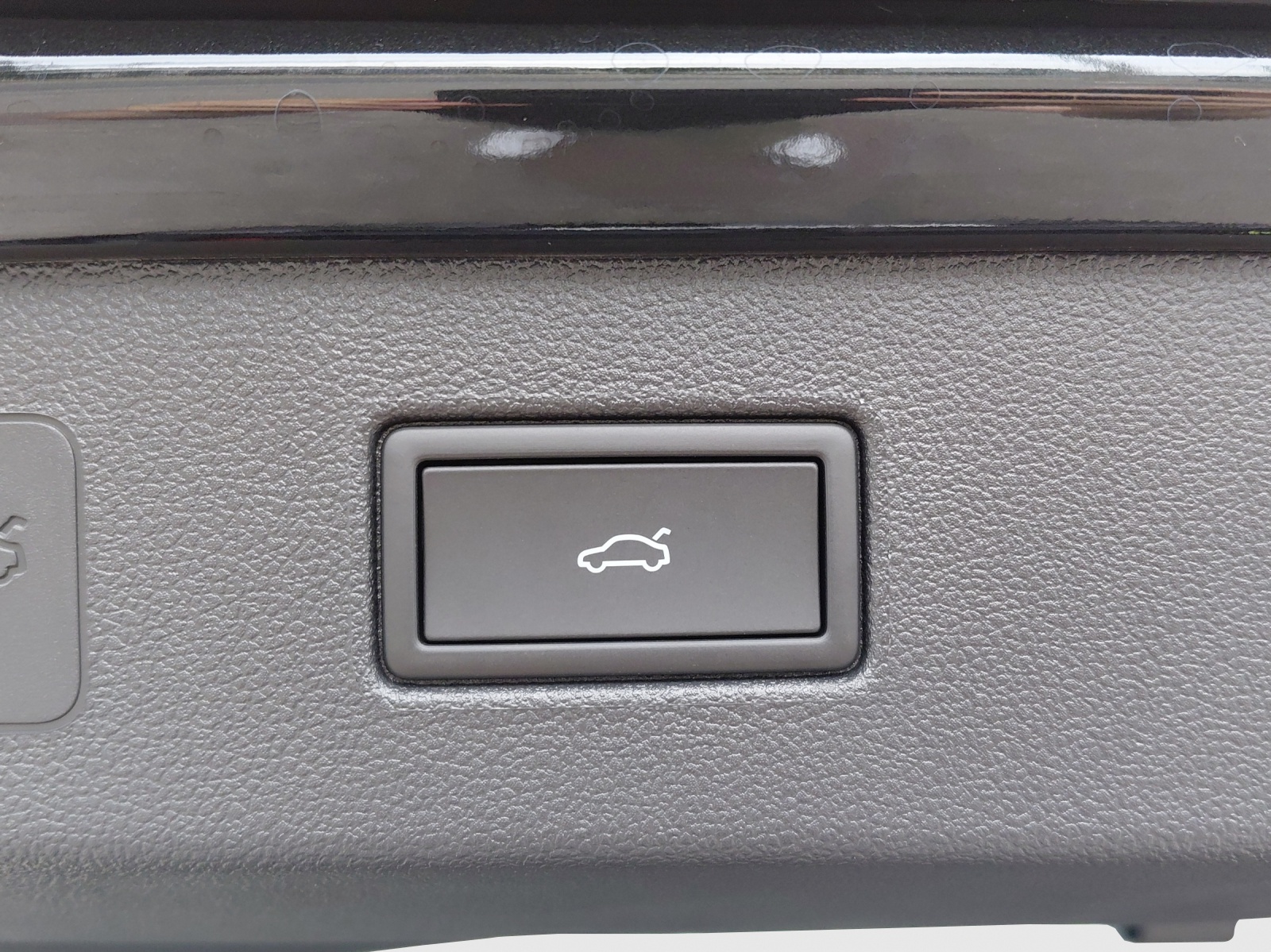 VW T-Roc 1.5 eTSI mHEV R-Line DSG-image-13