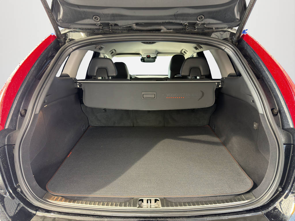 VOLVO XC60 2.4 D5 Ocean Race AWD S/S-image-14