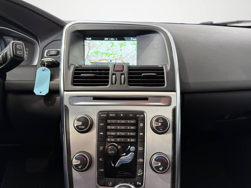 VOLVO XC60 2.4 D5 Ocean Race AWD S/S-image-11
