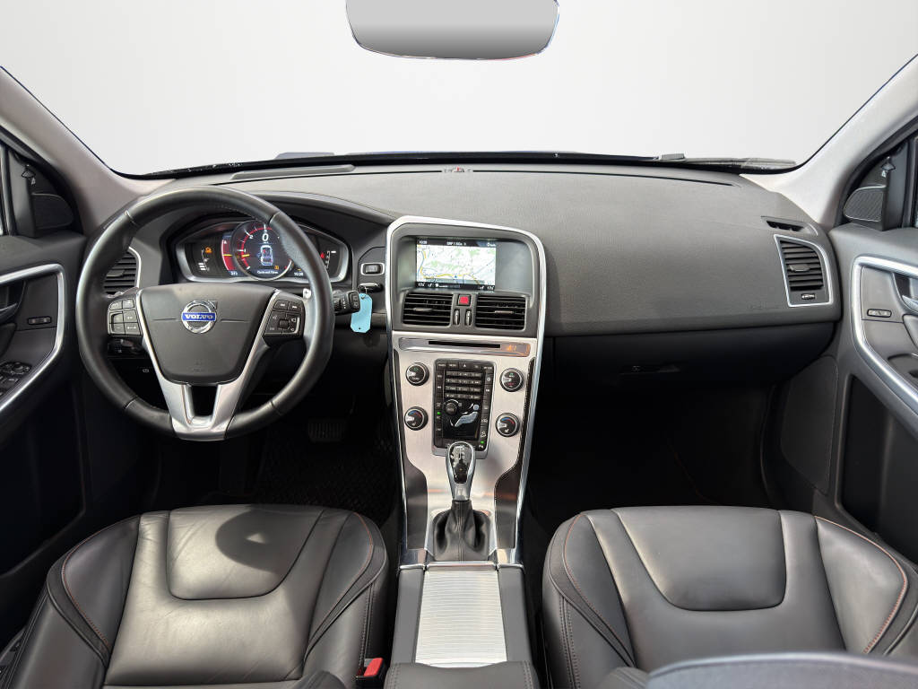 VOLVO XC60 2.4 D5 Ocean Race AWD S/S-image-12