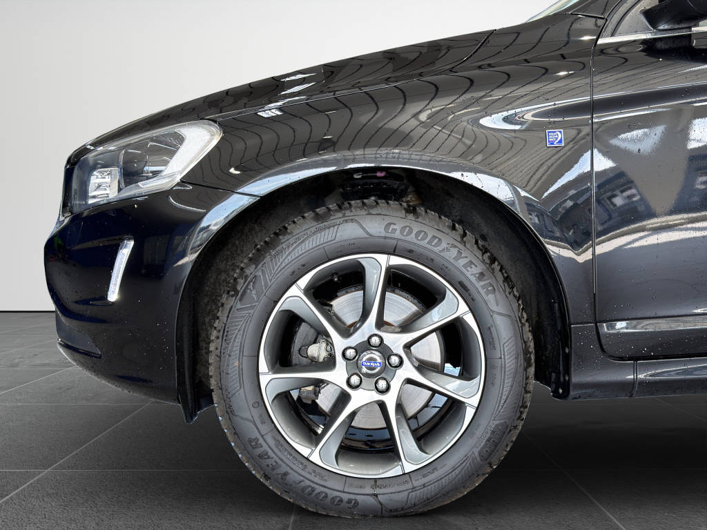 VOLVO XC60 2.4 D5 Ocean Race AWD S/S-image-15