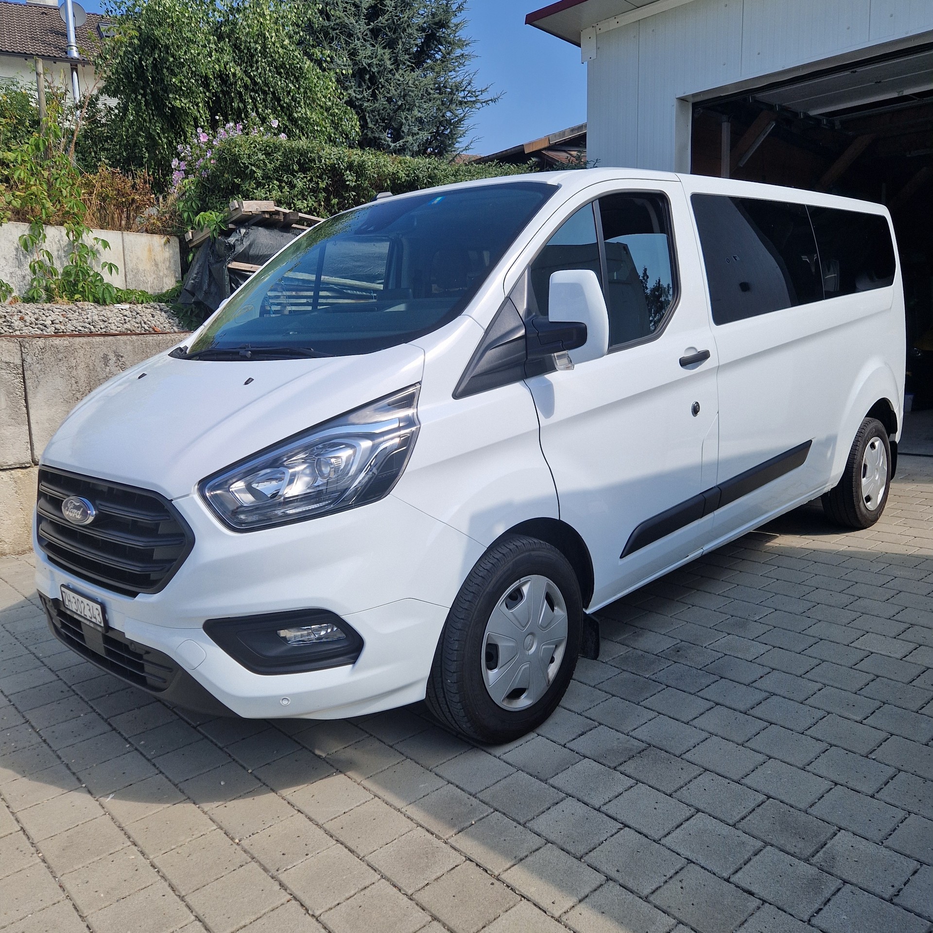 FORD 9 Sitzer-image-0