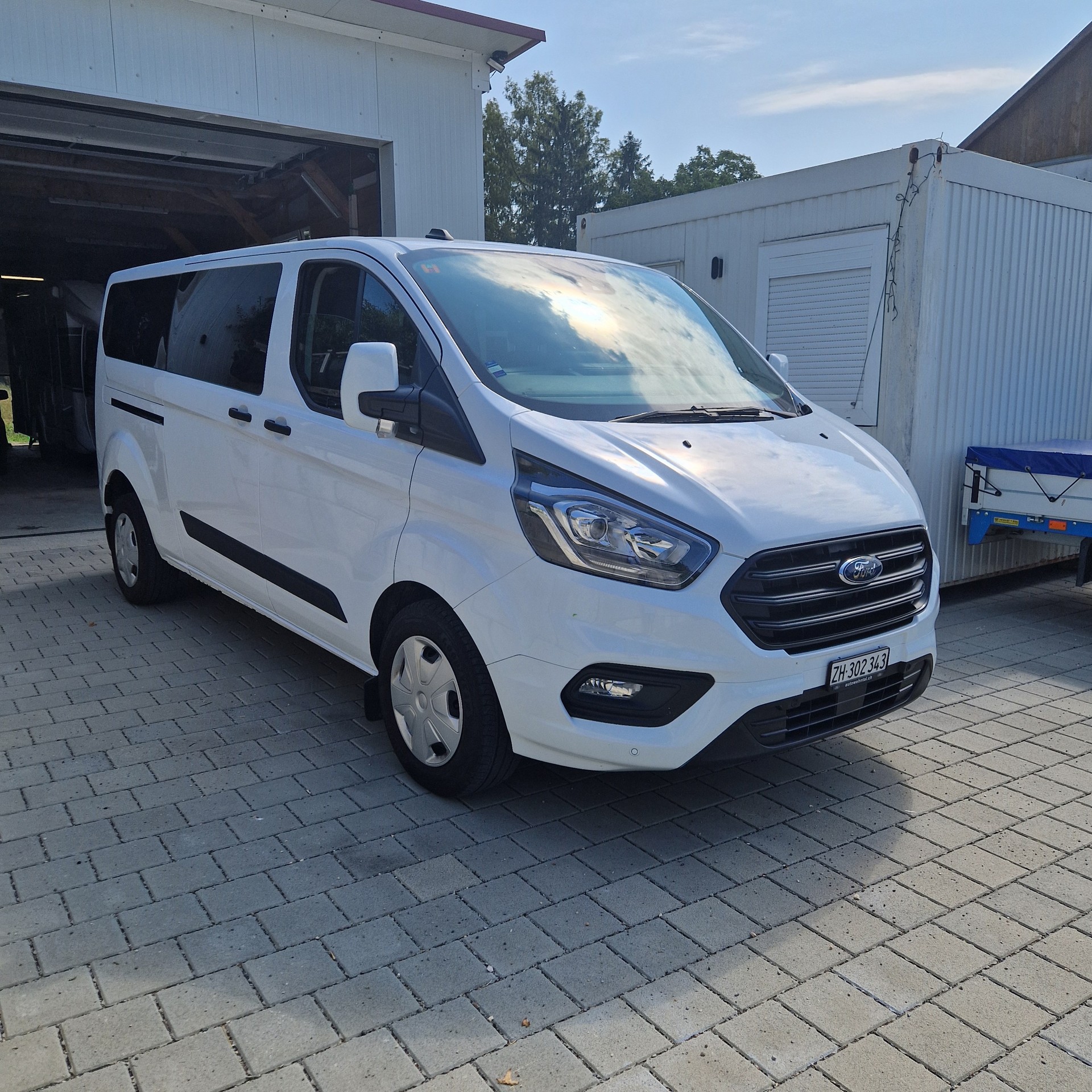 FORD 9 Sitzer-image-1