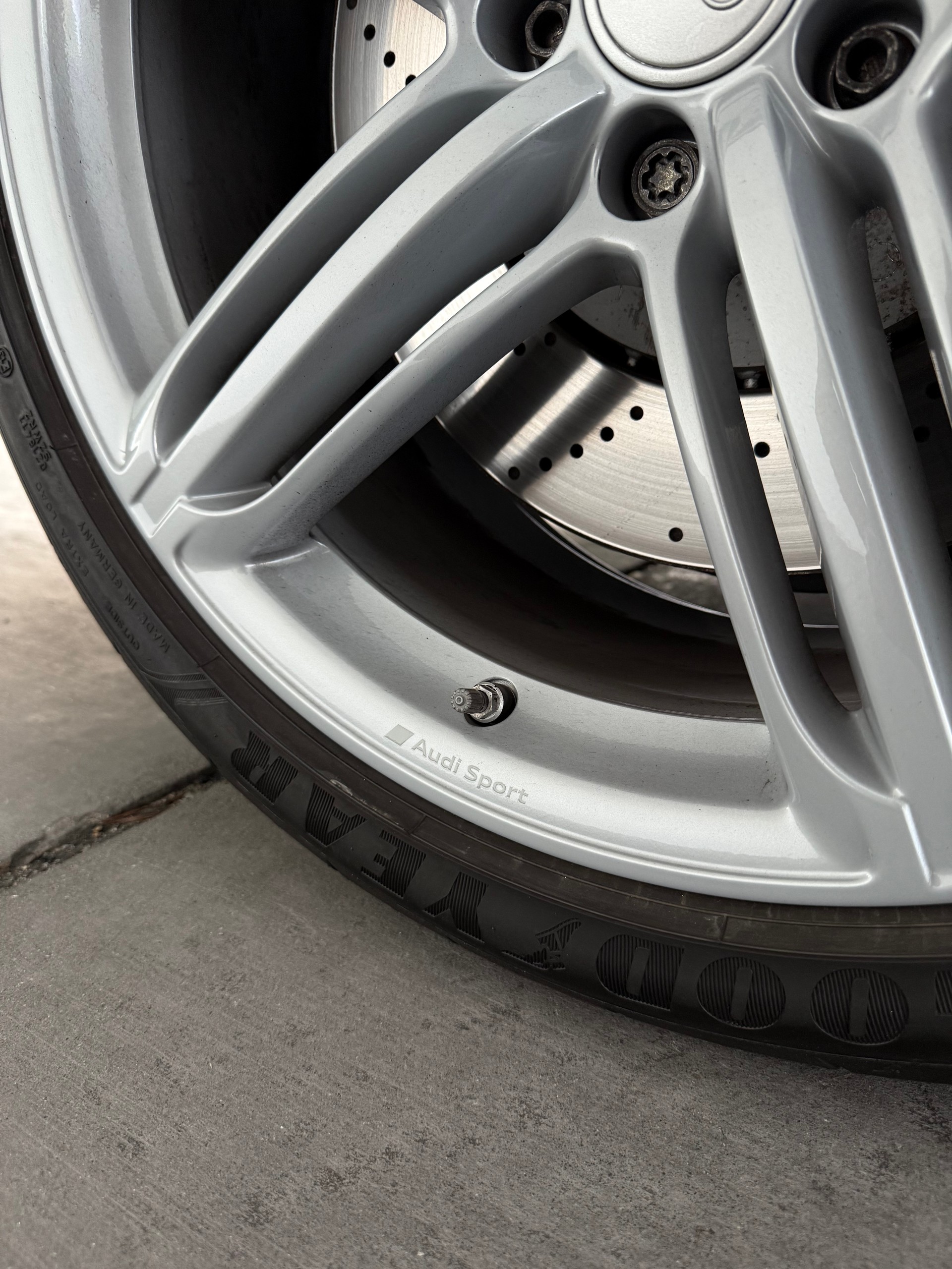 AUDI RS6 Avant 5.0 TFSI V10 quattro tiptronic-image-10