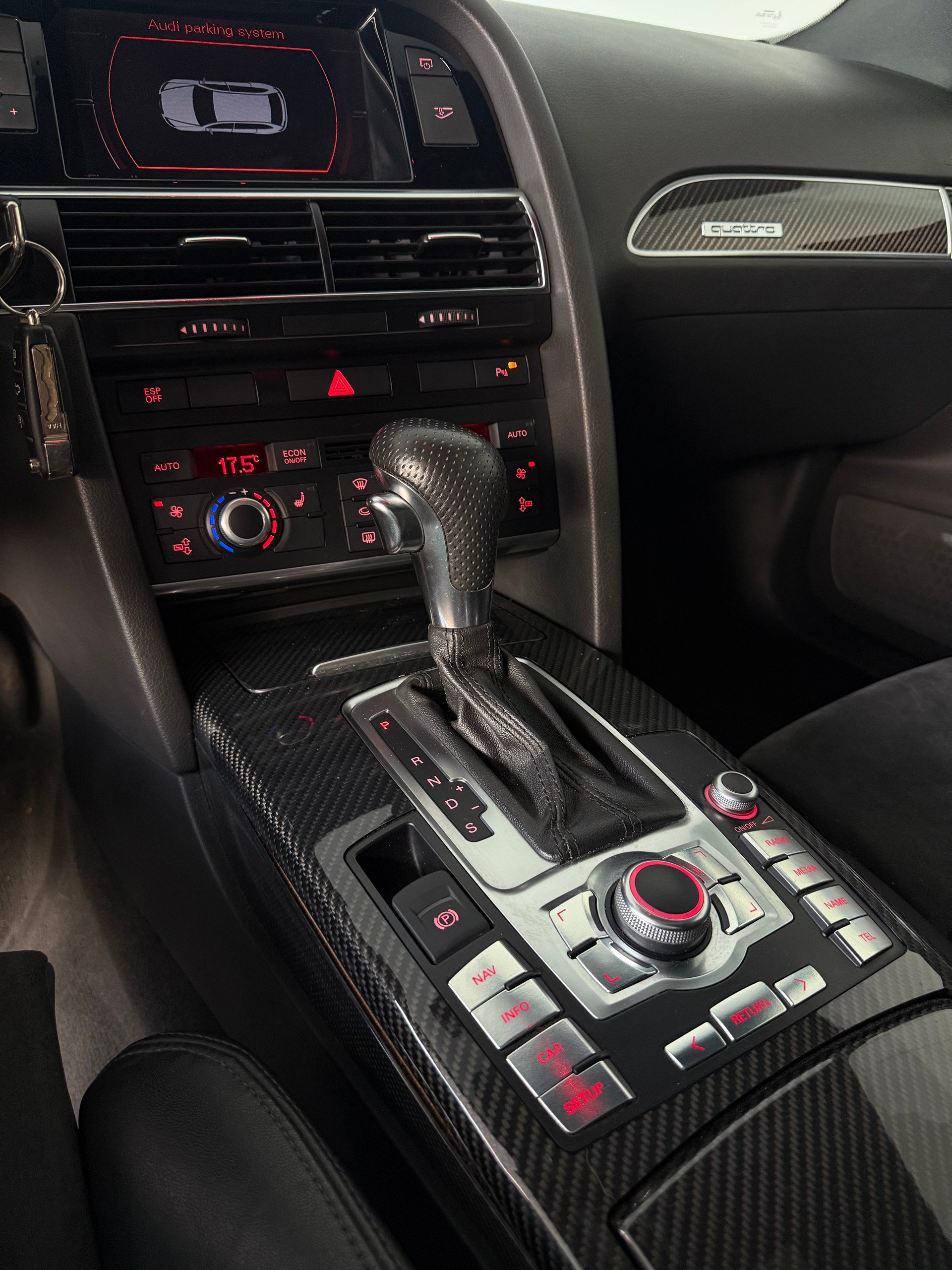 AUDI RS6 Avant 5.0 TFSI V10 quattro tiptronic-image-13