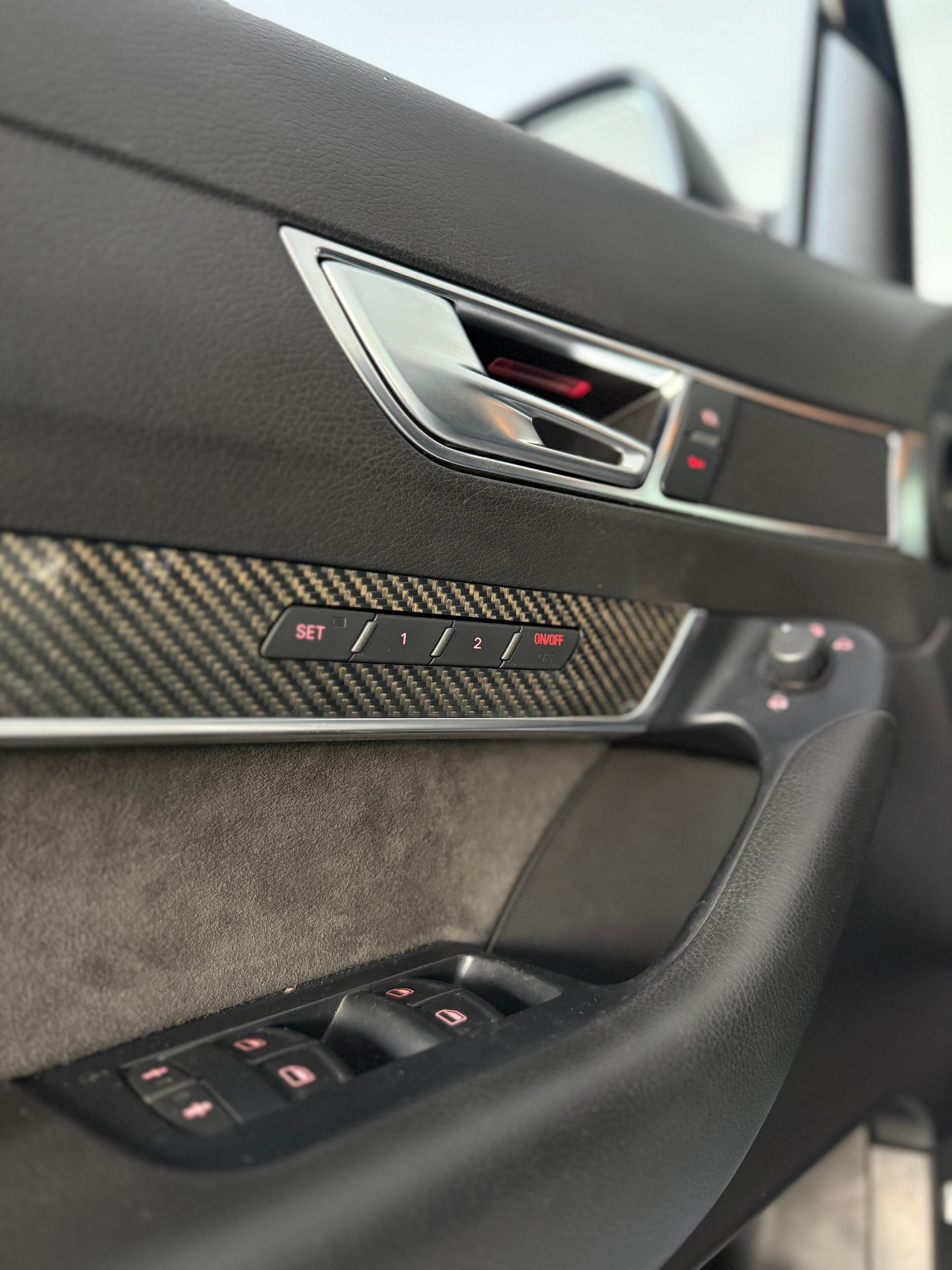 AUDI RS6 Avant 5.0 TFSI V10 quattro tiptronic-image-14
