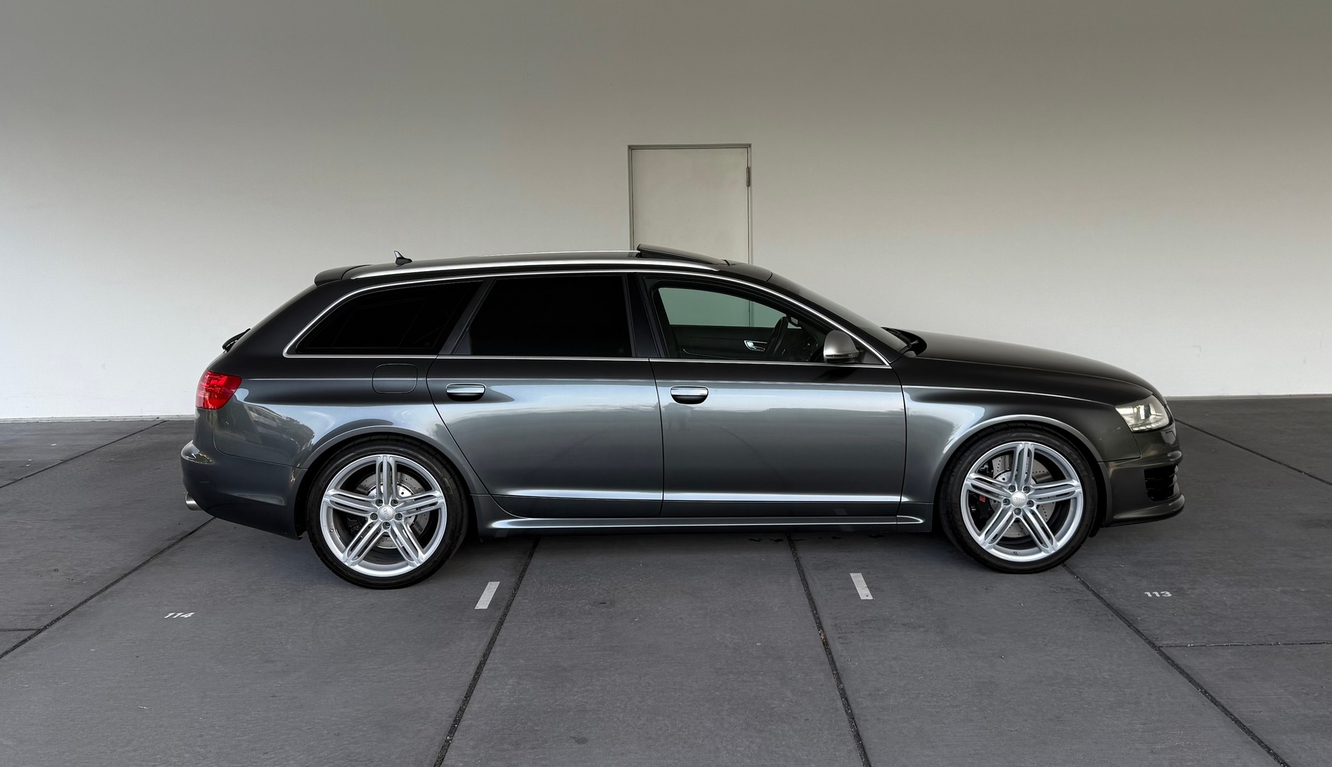 AUDI RS6 Avant 5.0 TFSI V10 quattro tiptronic-image-7