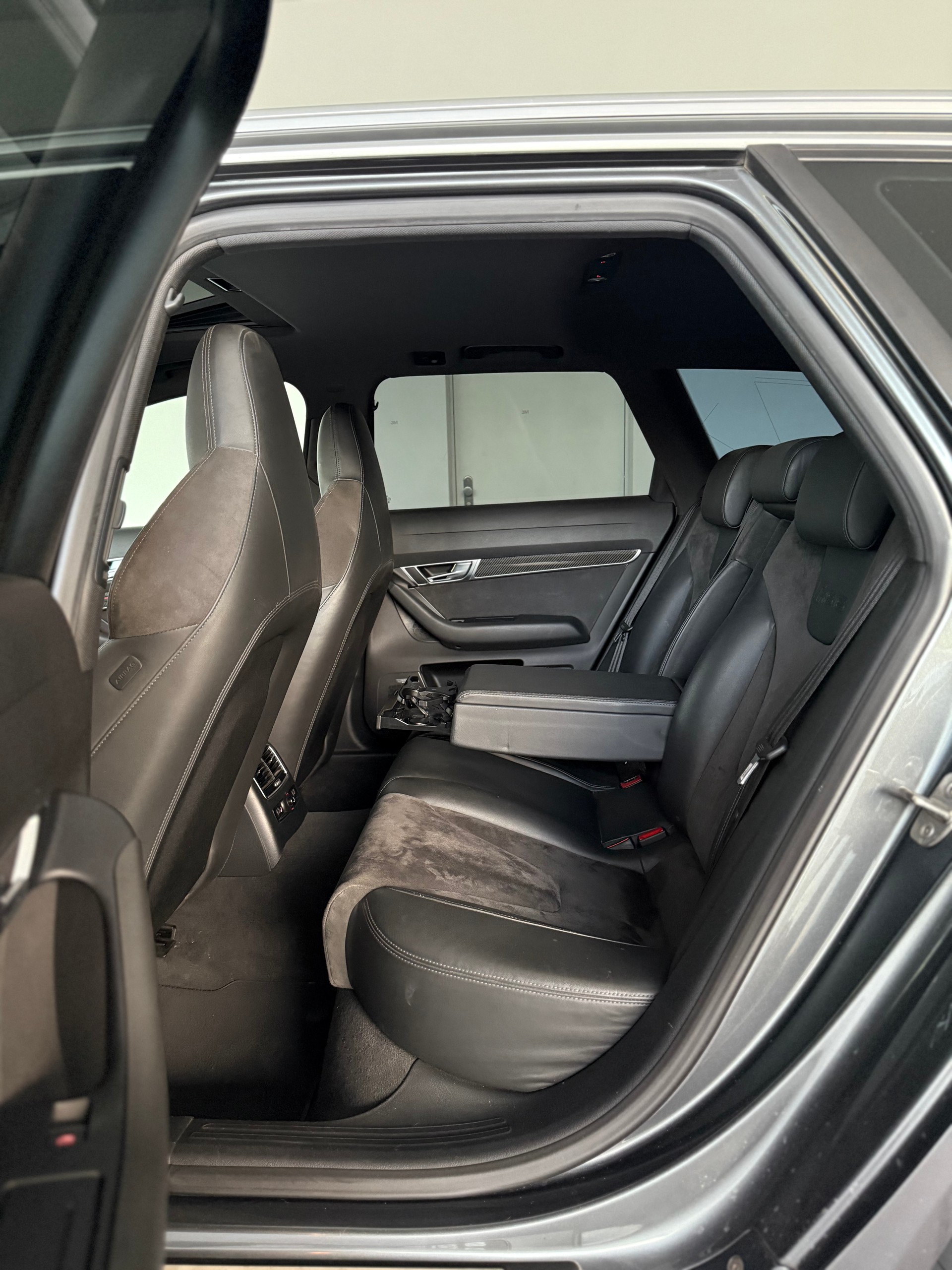 AUDI RS6 Avant 5.0 TFSI V10 quattro tiptronic-image-18