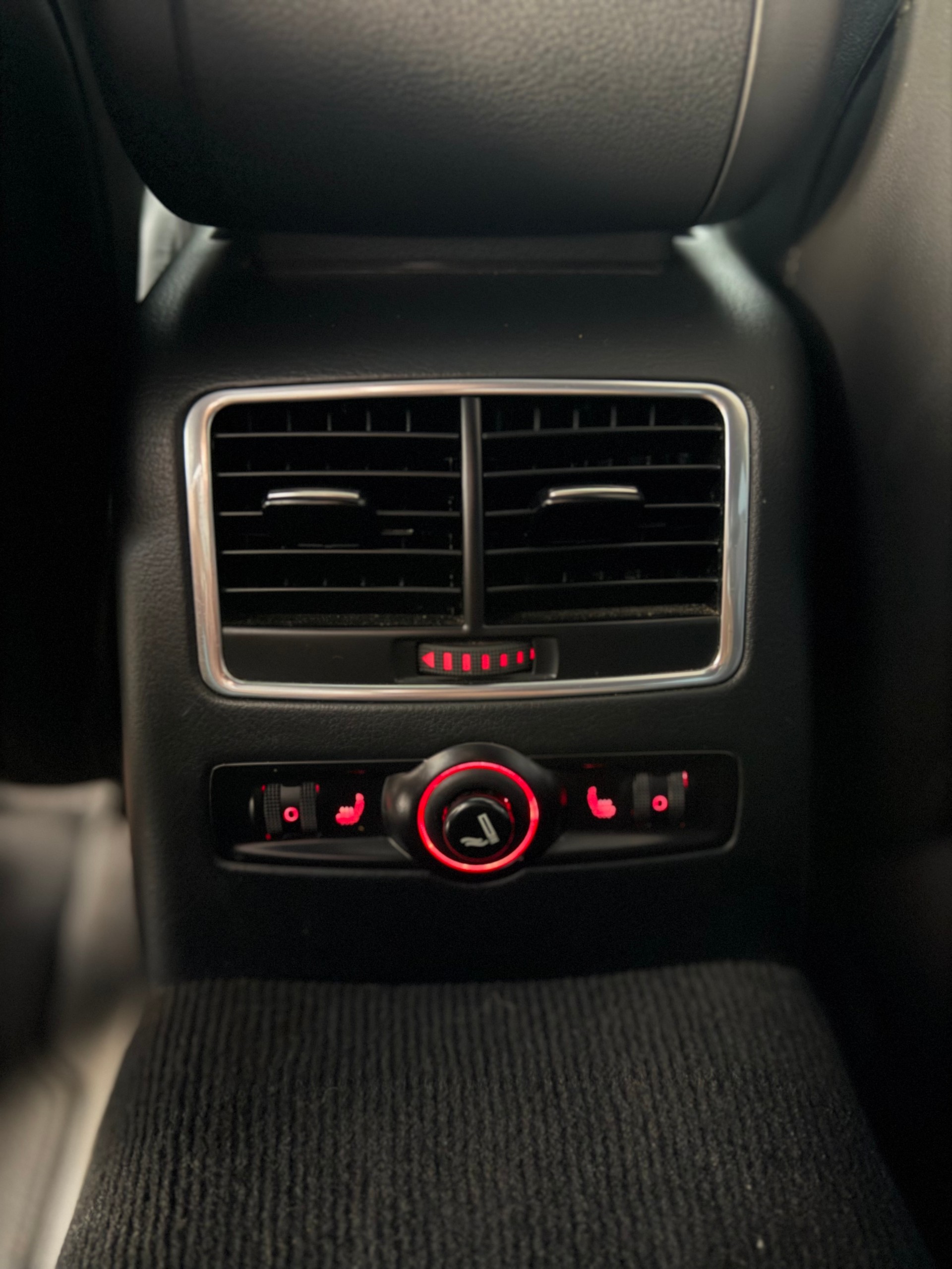 AUDI RS6 Avant 5.0 TFSI V10 quattro tiptronic-image-19