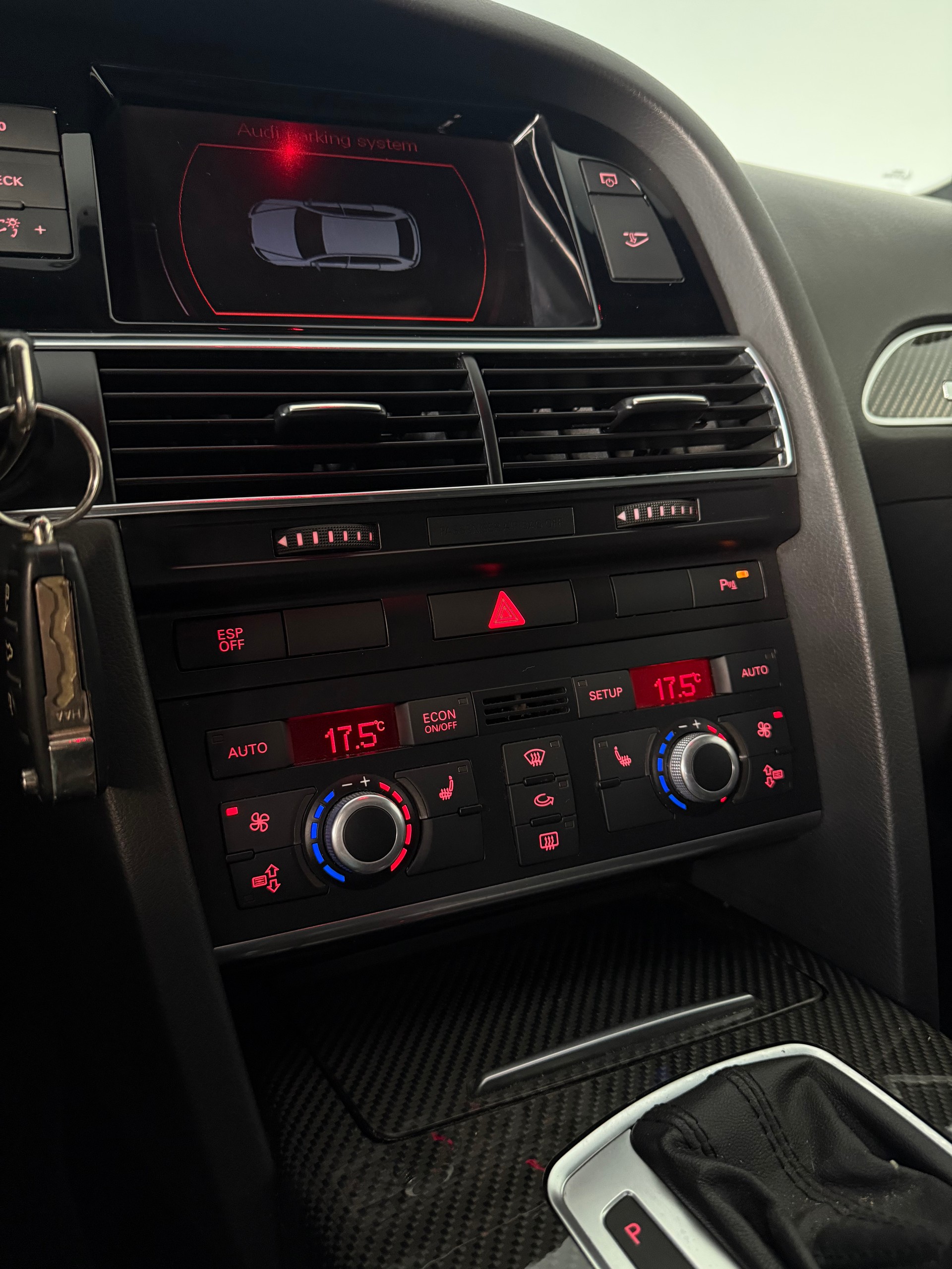 AUDI RS6 Avant 5.0 TFSI V10 quattro tiptronic-image-16