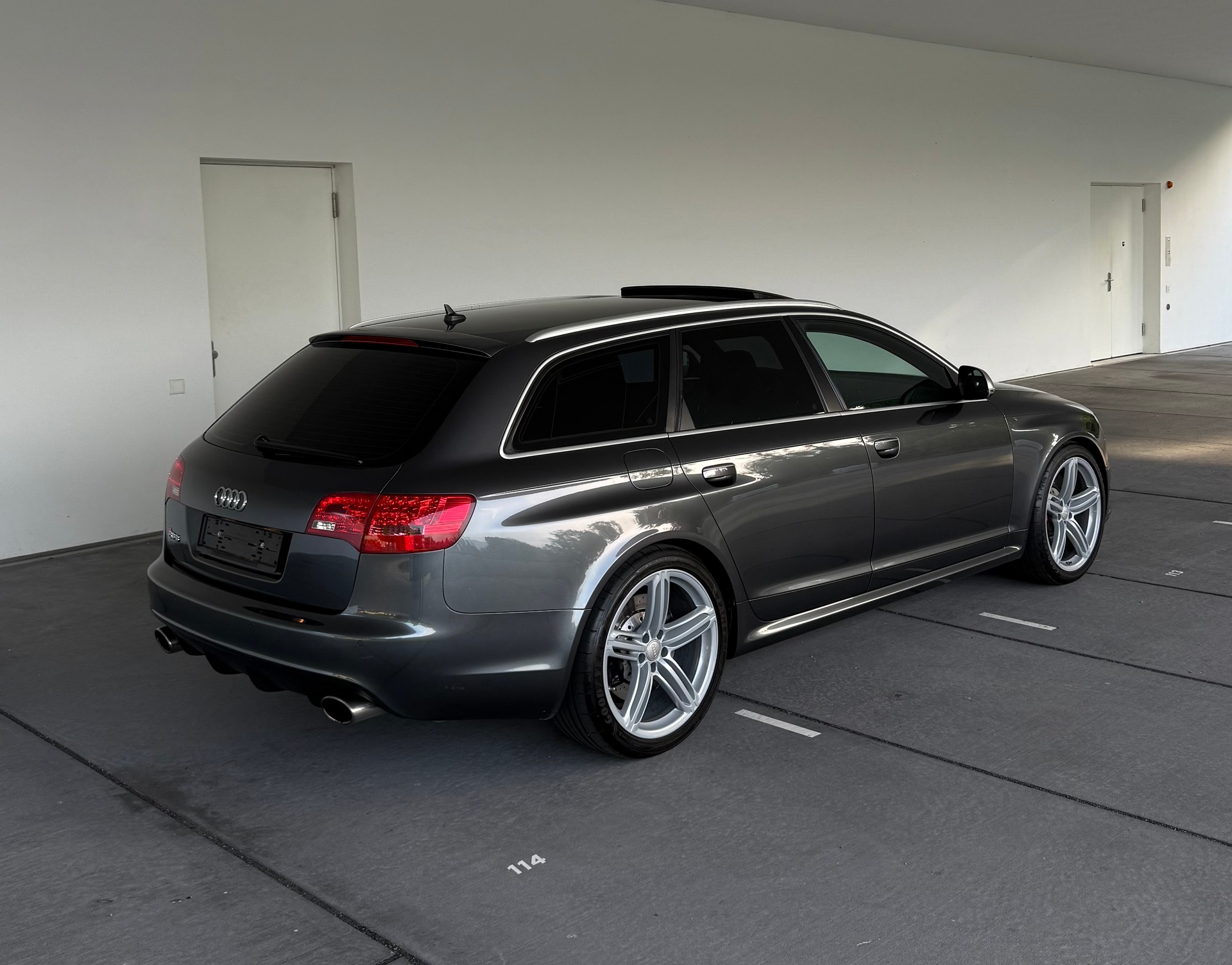 AUDI RS6 Avant 5.0 TFSI V10 quattro tiptronic-image-8
