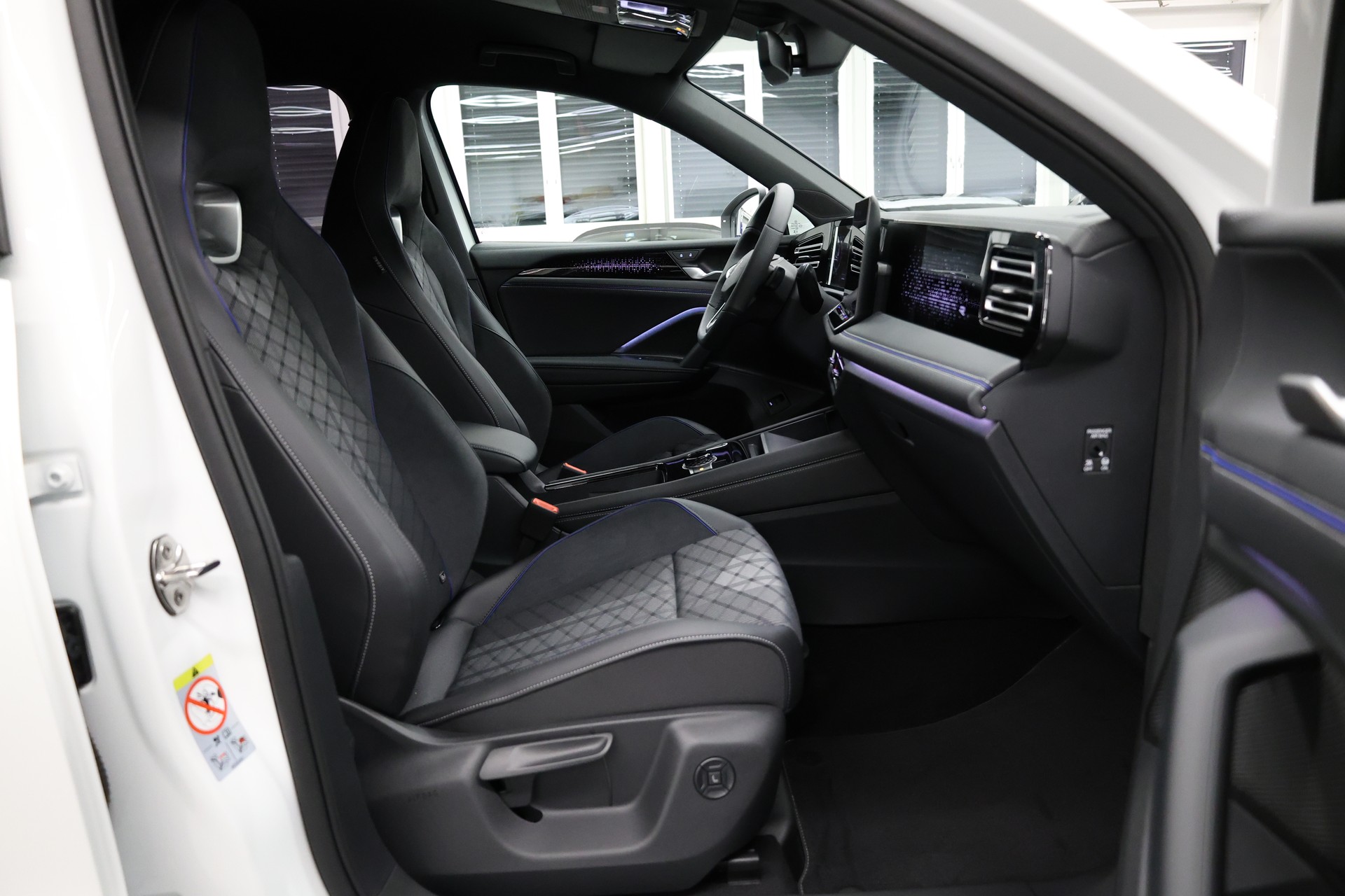 VW Tiguan 1.5 TSI R-Line DSG-image-18