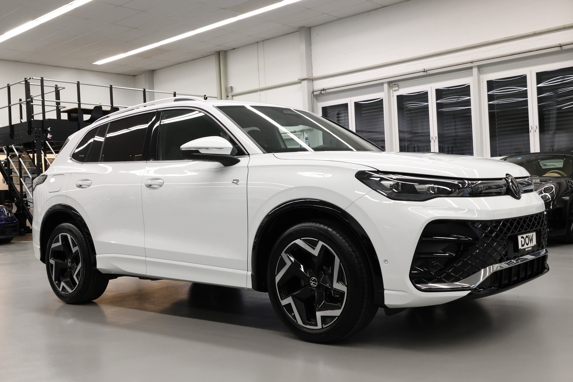 VW Tiguan 1.5 TSI R-Line DSG-image-1