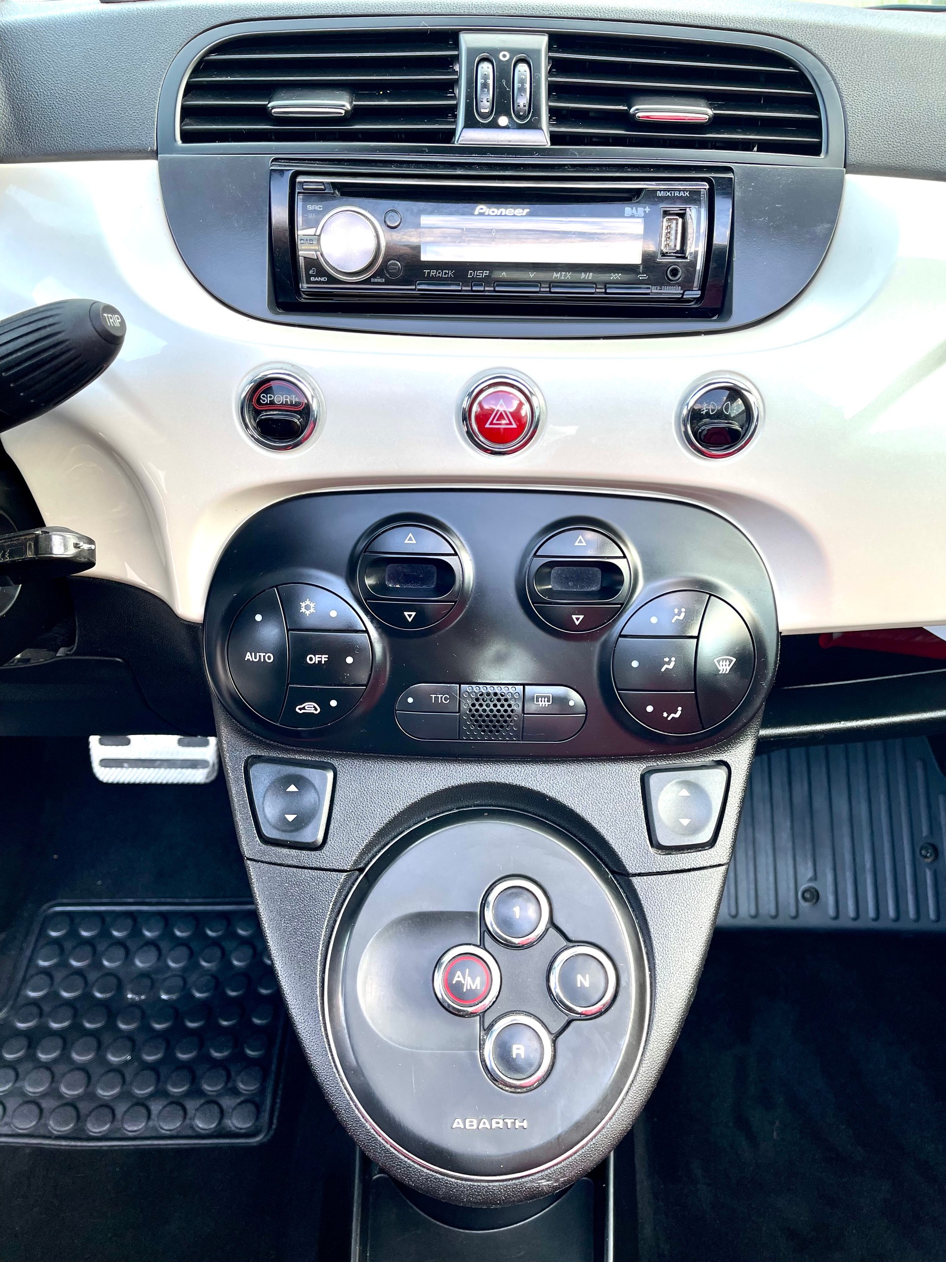 FIAT 595C 1.4 16V Turbo Abarth Turismo Dualogic-image-4