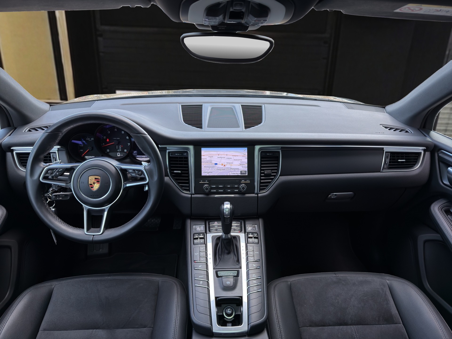 PORSCHE Macan 2.0-image-11