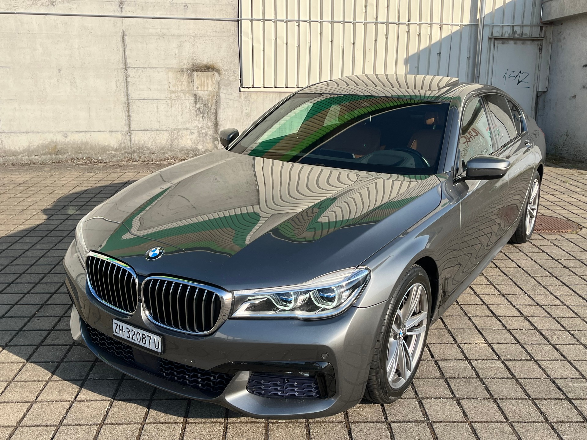 BMW 730d xDrive M Sport Steptronic-image-6