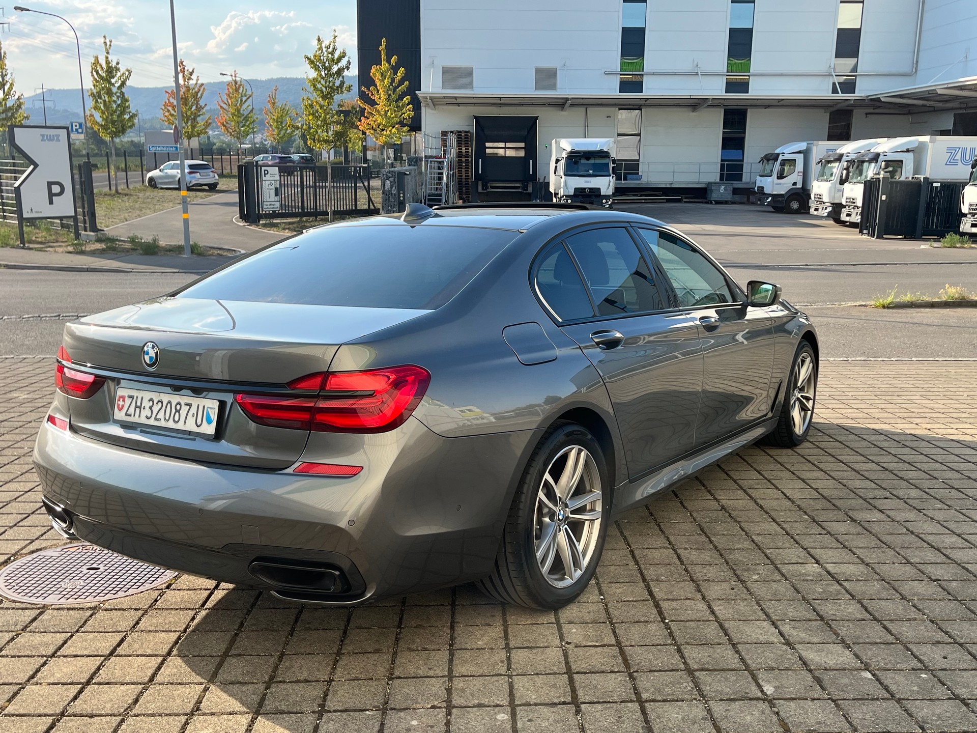 BMW 730d xDrive M Sport Steptronic-image-4