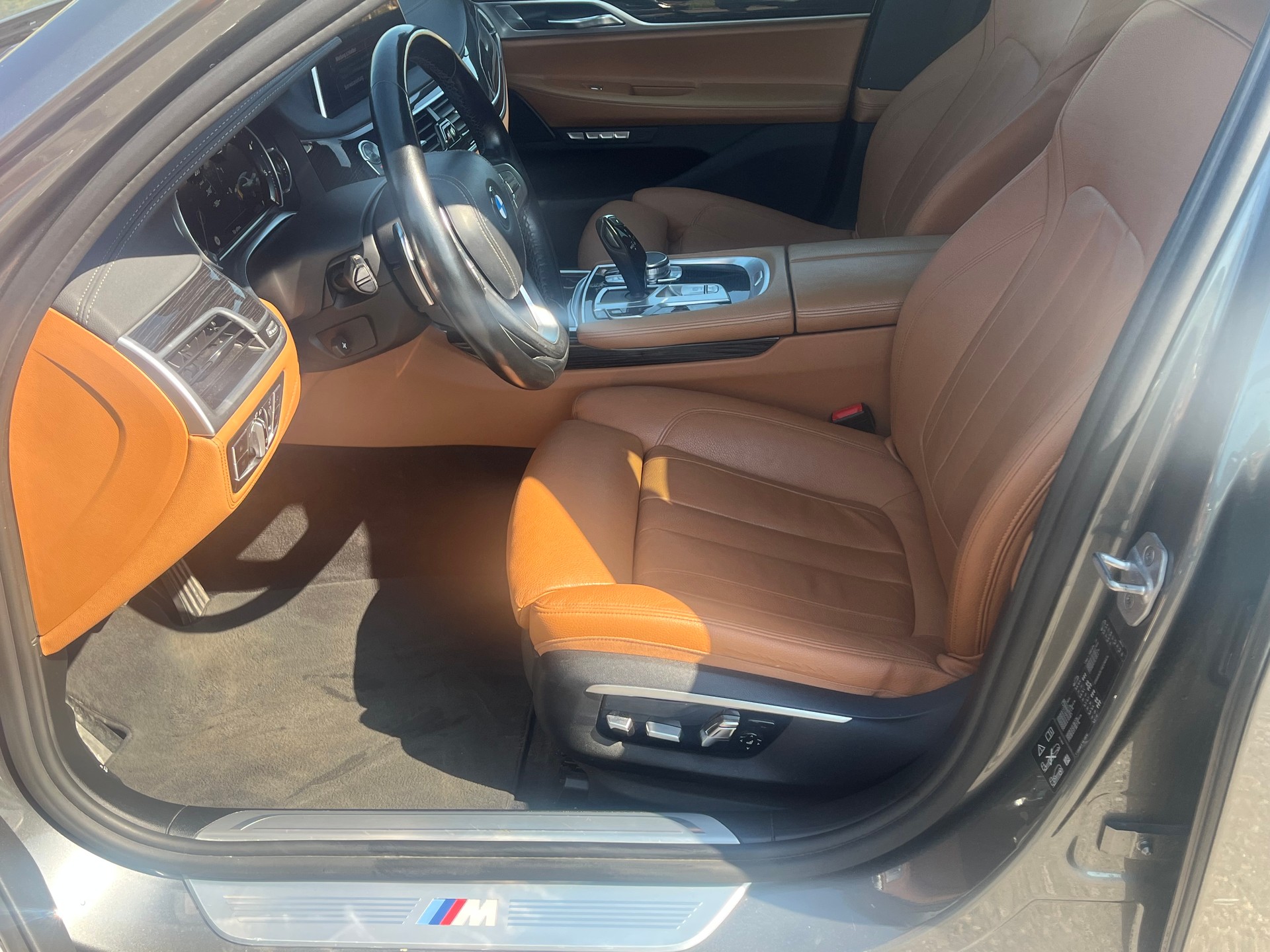 BMW 730d xDrive M Sport Steptronic-image-15