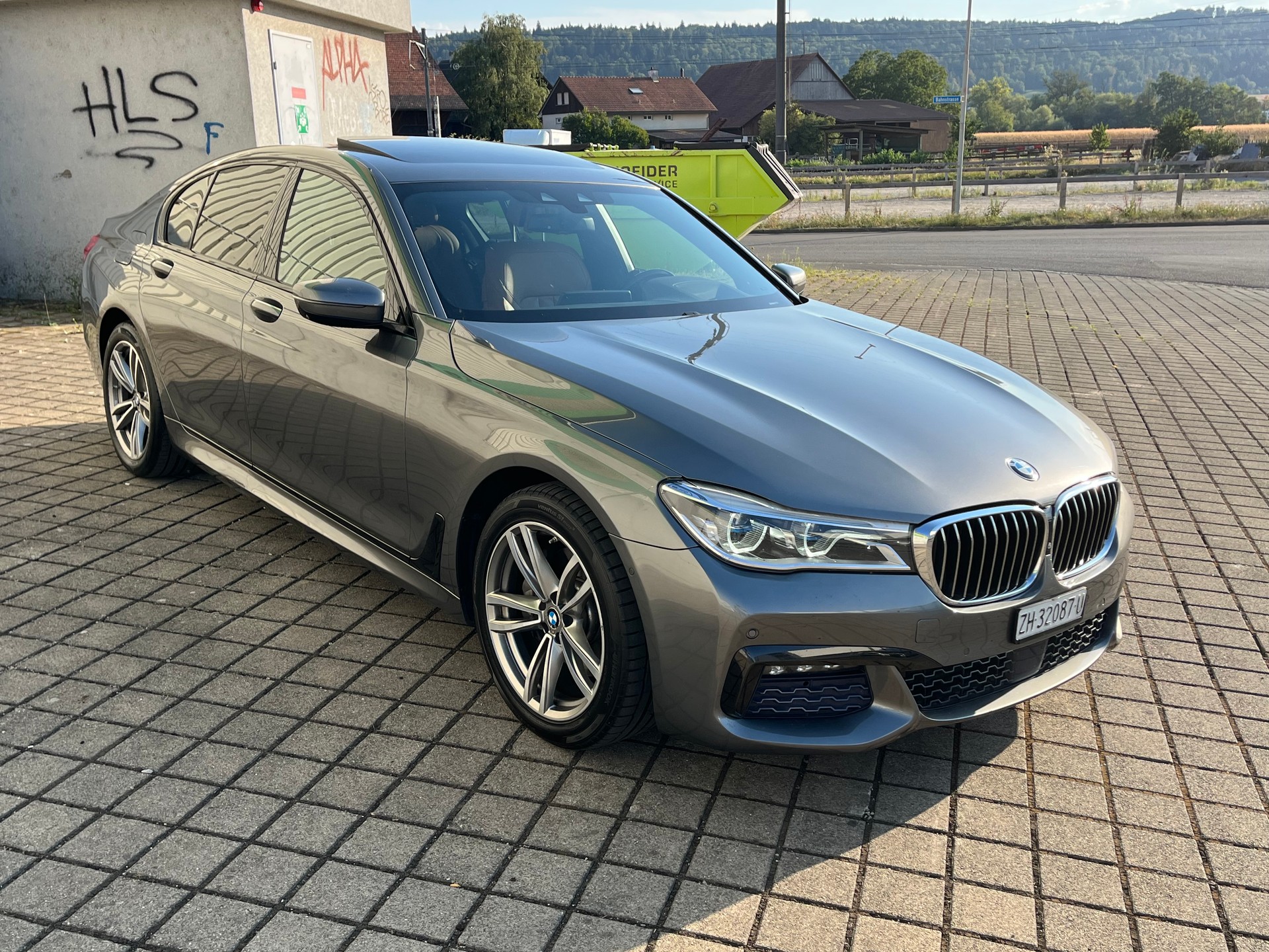 BMW 730d xDrive M Sport Steptronic-image-1