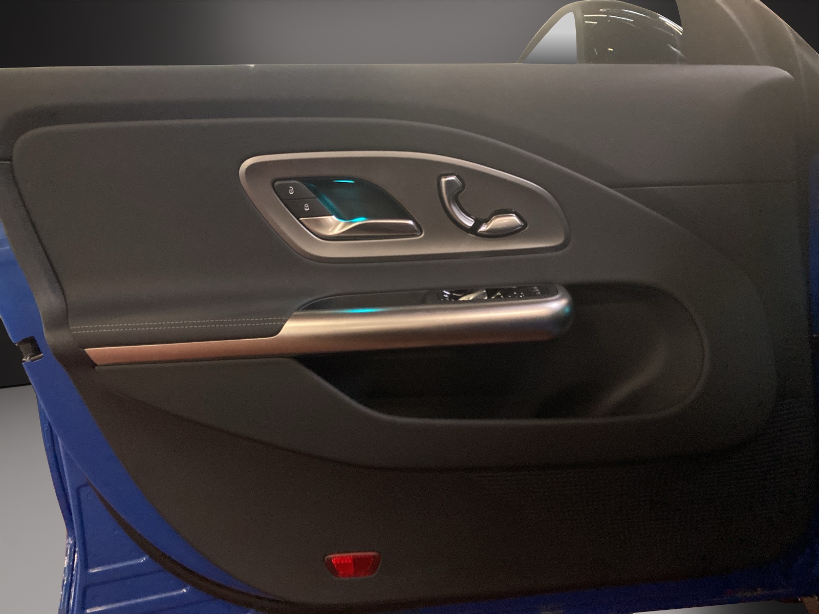 MERCEDES-BENZ CLA 350 4 Matic 85 kWh EQ-image-12