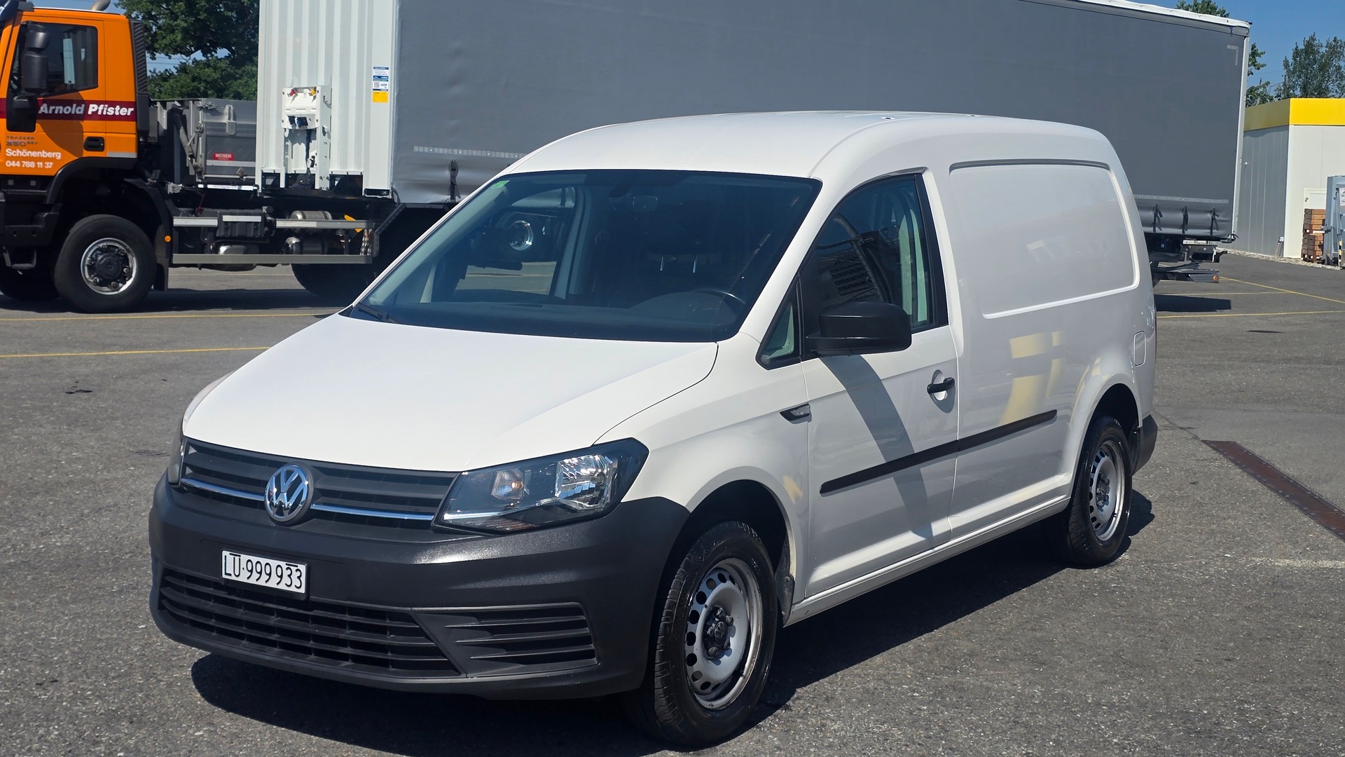 VW Caddy Maxi 2.0TDI BlueMotion Technology-image-0