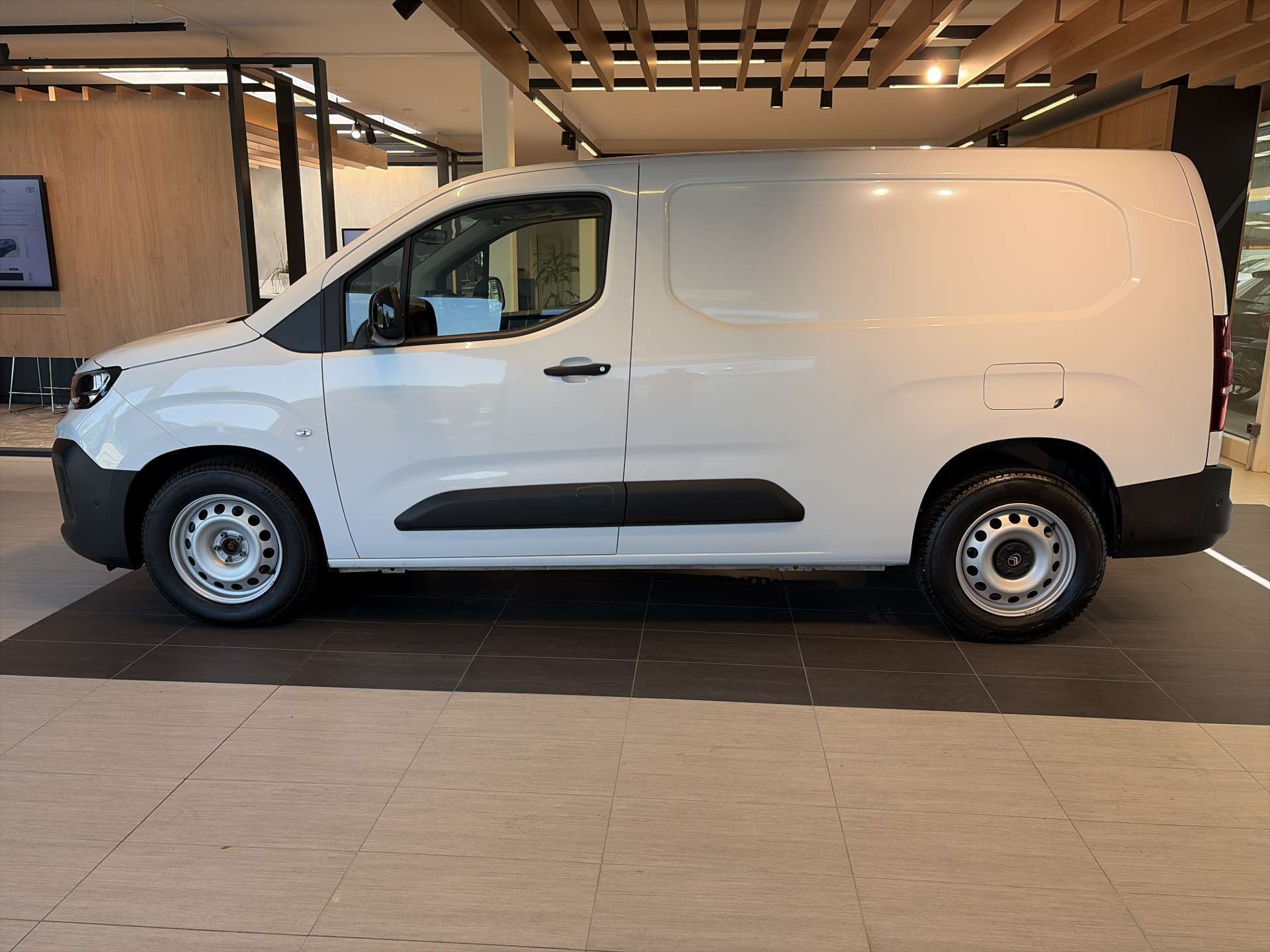 CITROEN Berlingo Van XL 1.5 Blue HDi 130-image-11