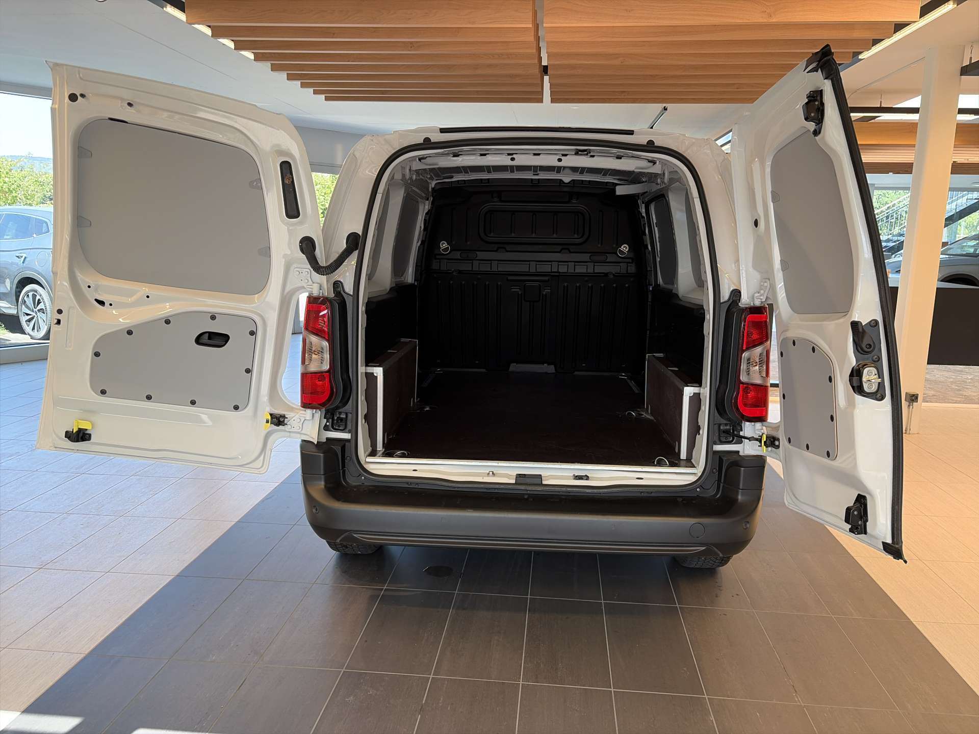 CITROEN Berlingo Van XL 1.5 Blue HDi 130-image-7