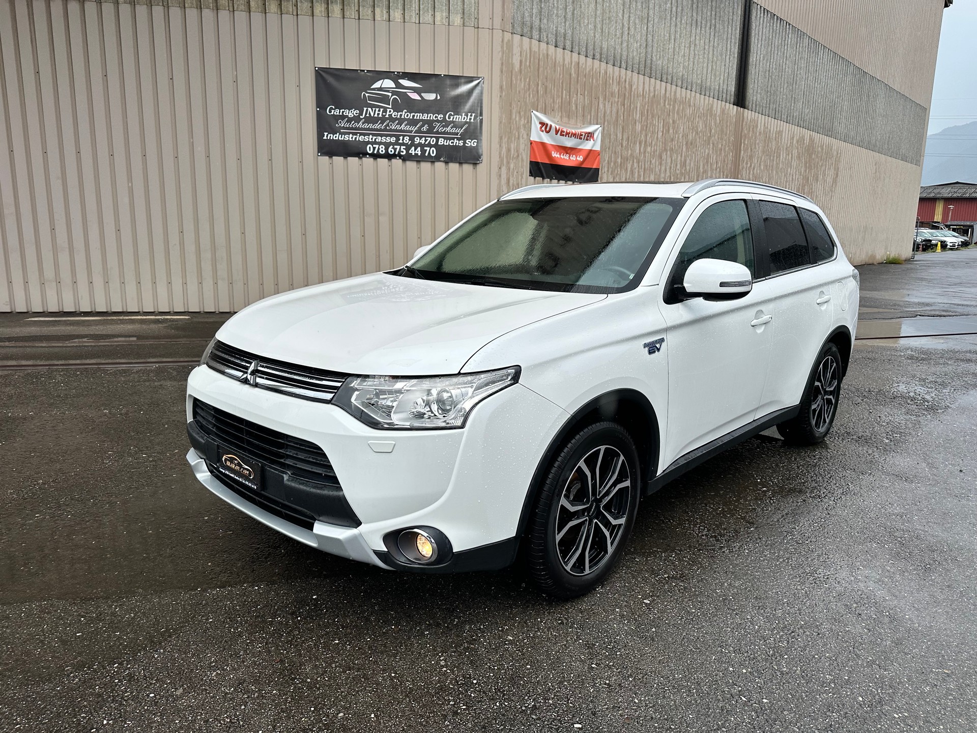 MITSUBISHI Outlander 2.0 PHEV Intense-image-2