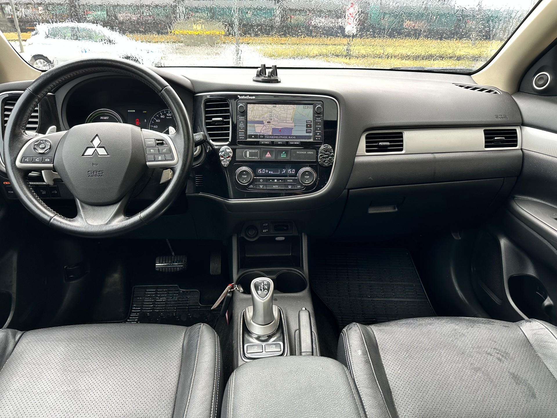MITSUBISHI Outlander 2.0 PHEV Intense-image-10