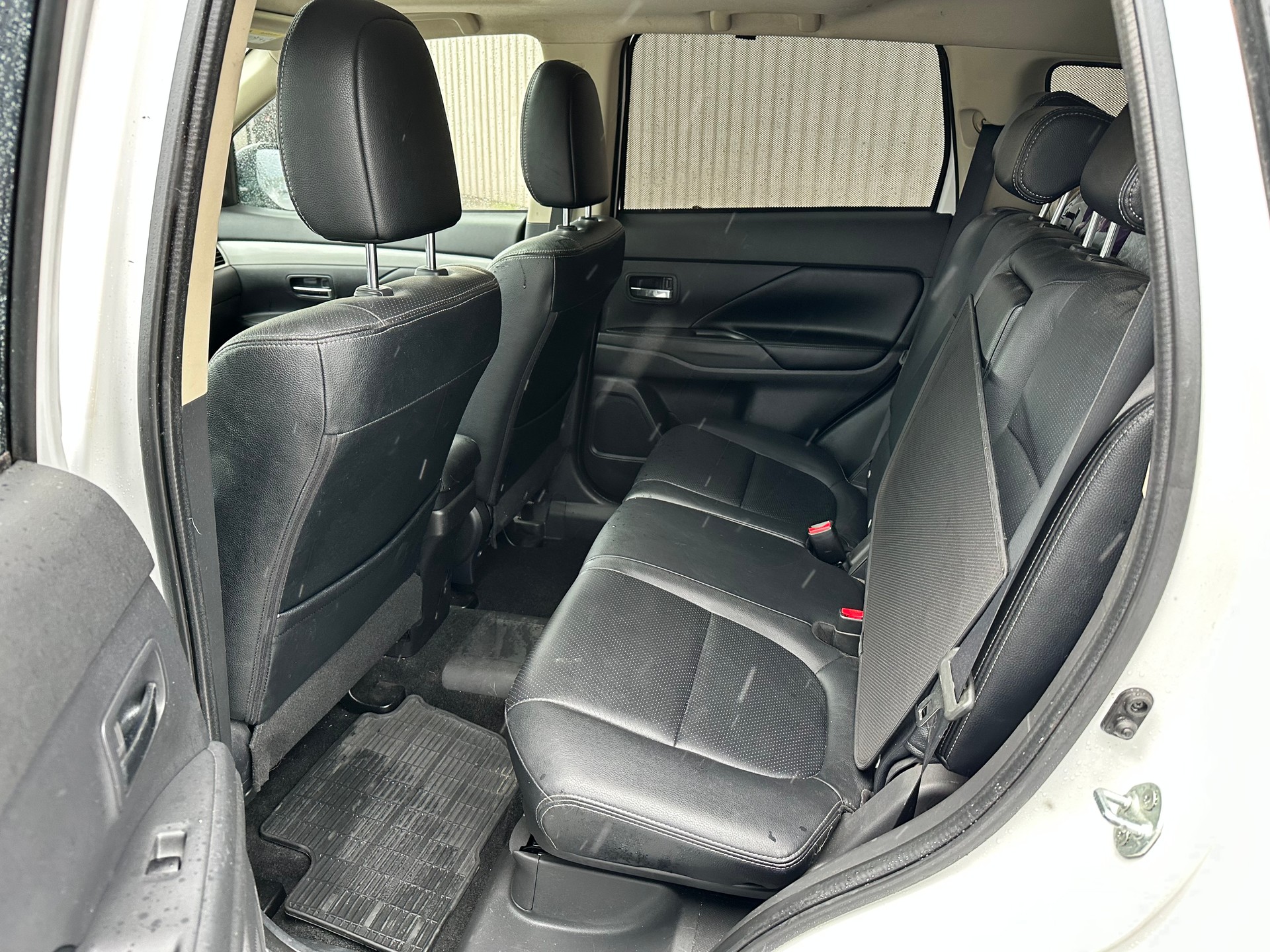 MITSUBISHI Outlander 2.0 PHEV Intense-image-14