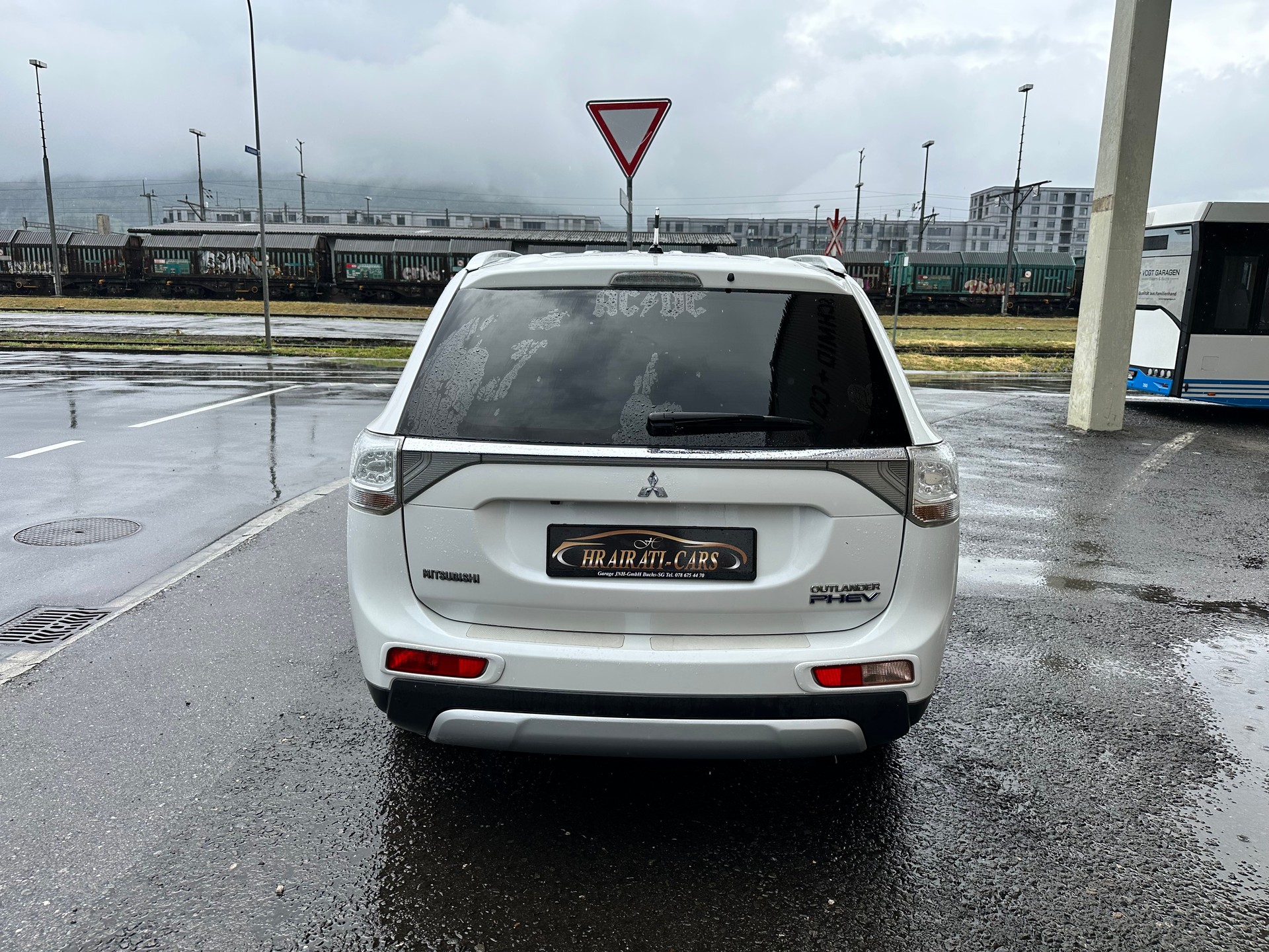 MITSUBISHI Outlander 2.0 PHEV Intense-image-5
