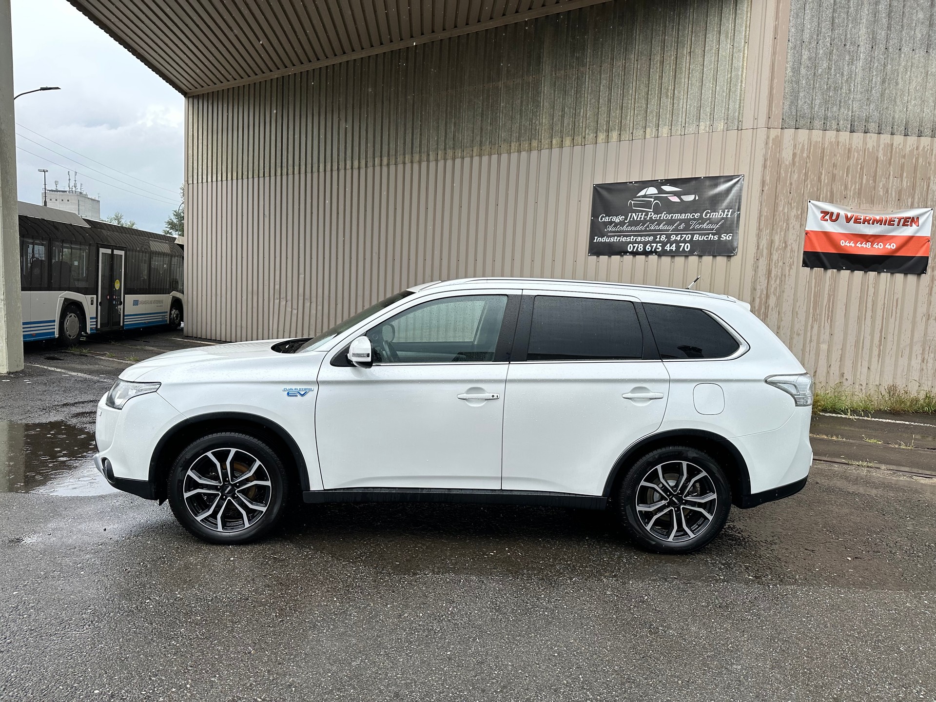MITSUBISHI Outlander 2.0 PHEV Intense-image-3