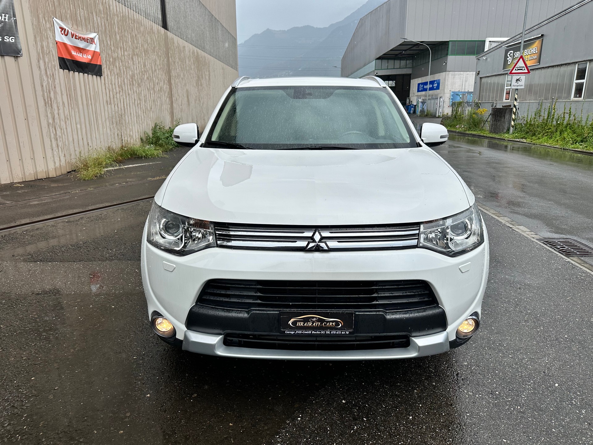 MITSUBISHI Outlander 2.0 PHEV Intense-image-0
